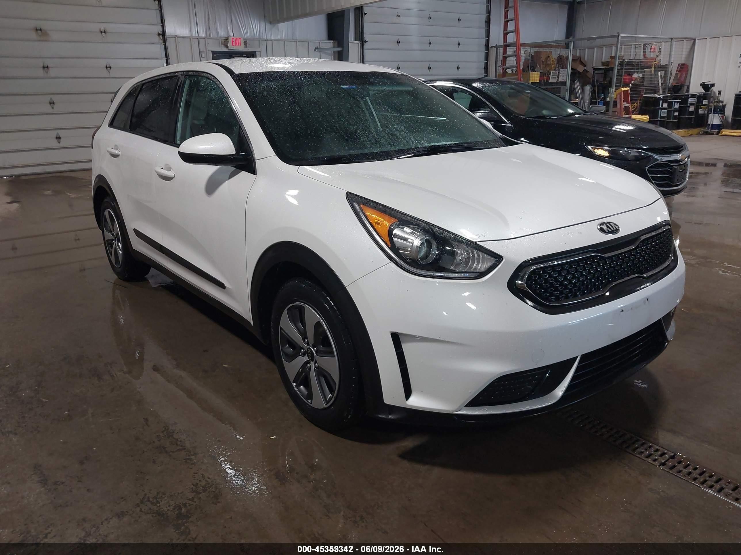 2018 Kia Niro LX, VIN KNDCB3LC2J5158262 — Normal wear