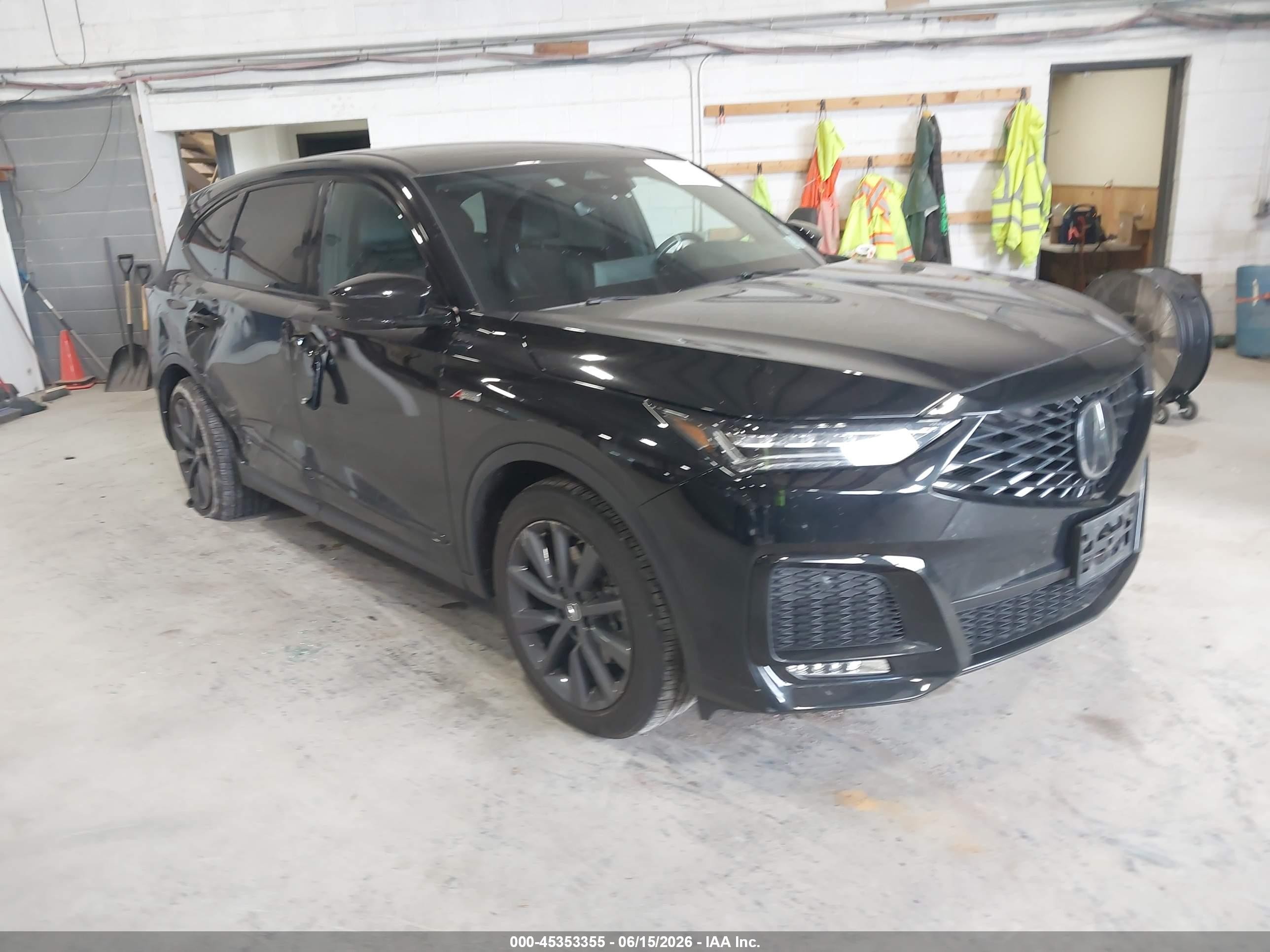 2025 Acura MDX w/A-Spec Package, VIN 5J8YE1H0XSL011007 — Бок