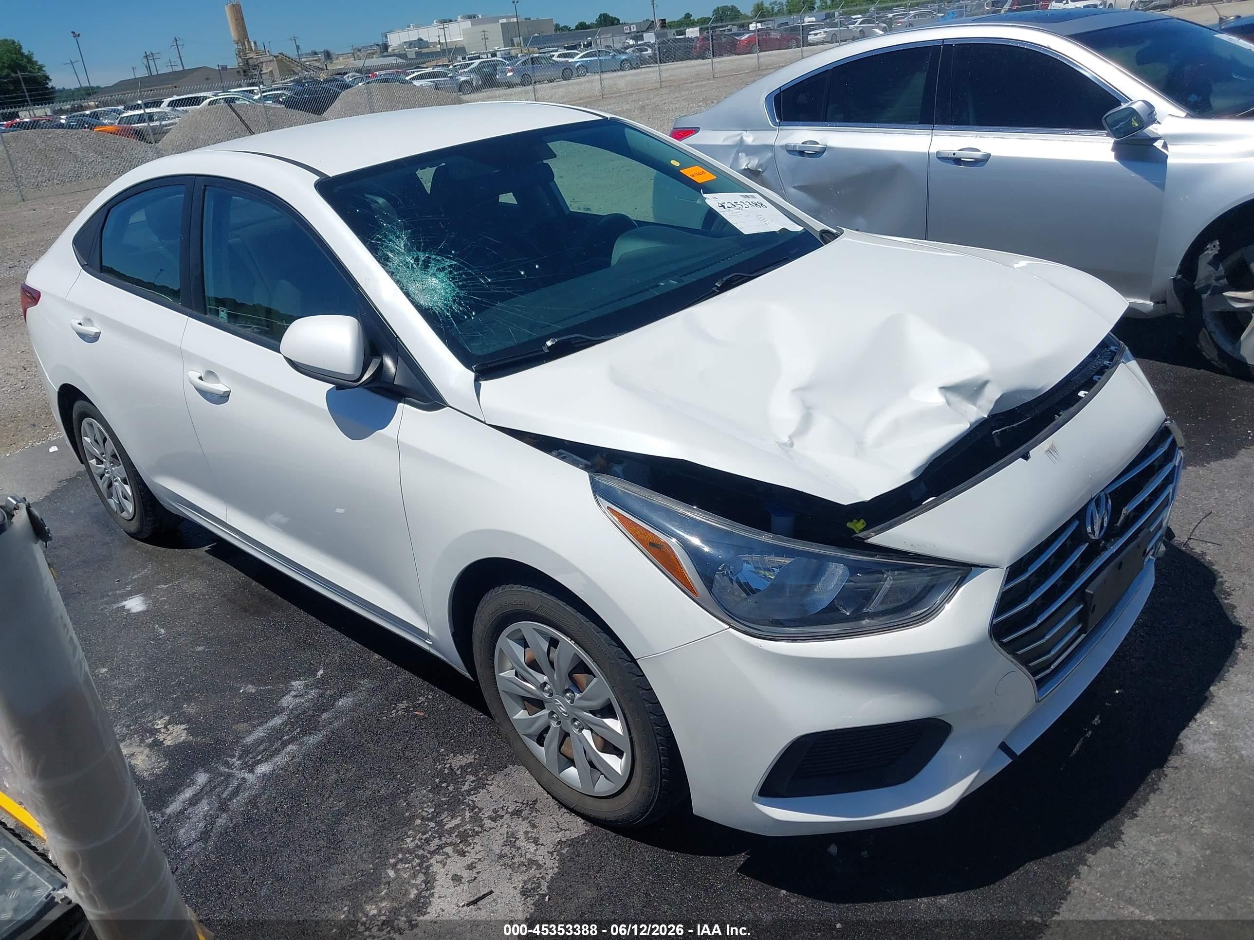 2021 Hyundai Accent SE, VIN 3KPC24A65ME139006 — Перед