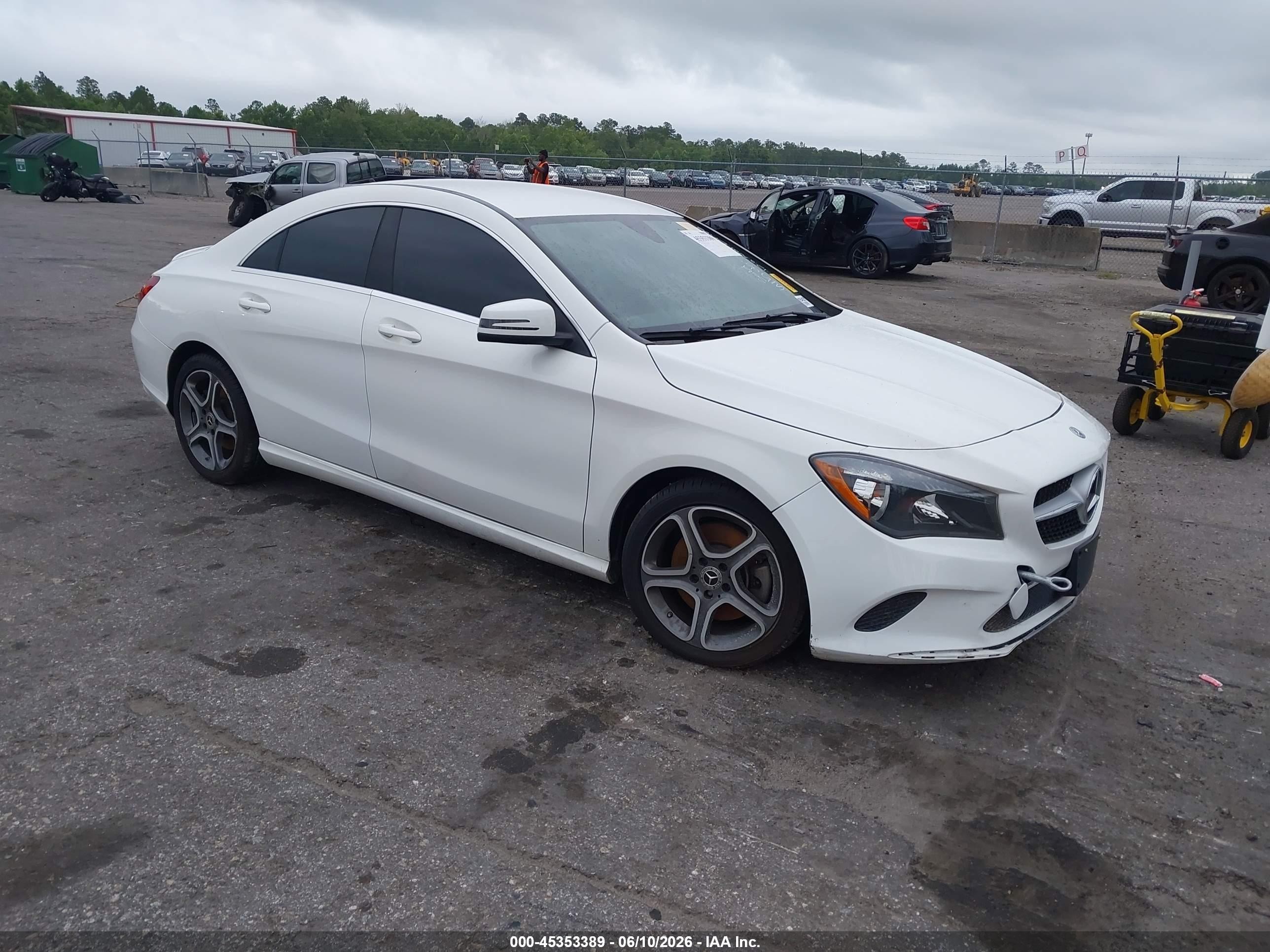 2019 Mercedes-Benz CLA 250, VIN WDDSJ4EB4KN741139 — Front end