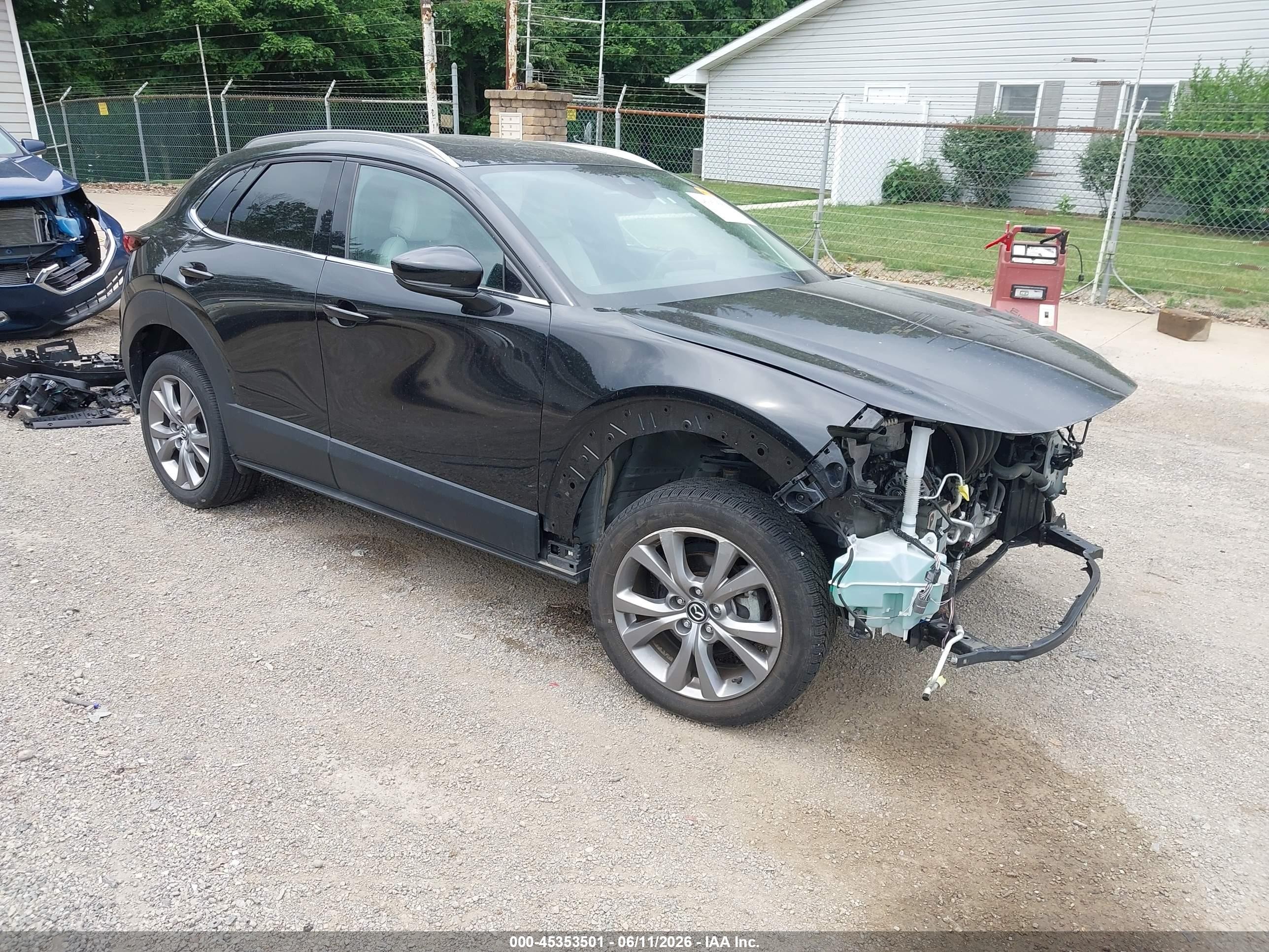 2022 Mazda CX-30 S Premium, VIN 3MVDMBDL0NM457786 — Front end