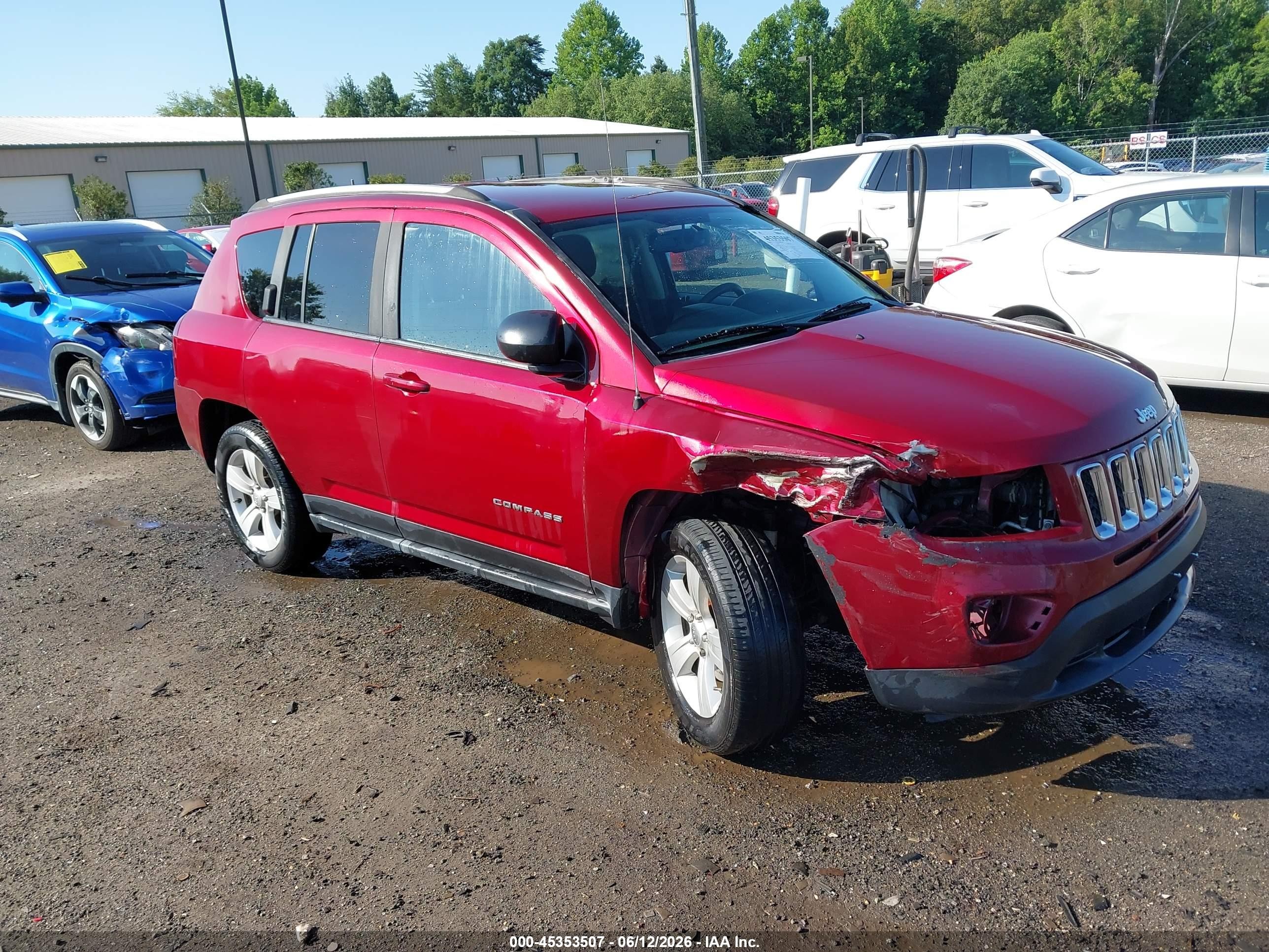 2016 Jeep Compass Sport, VIN 1C4NJDBB3GD723188 — Front end