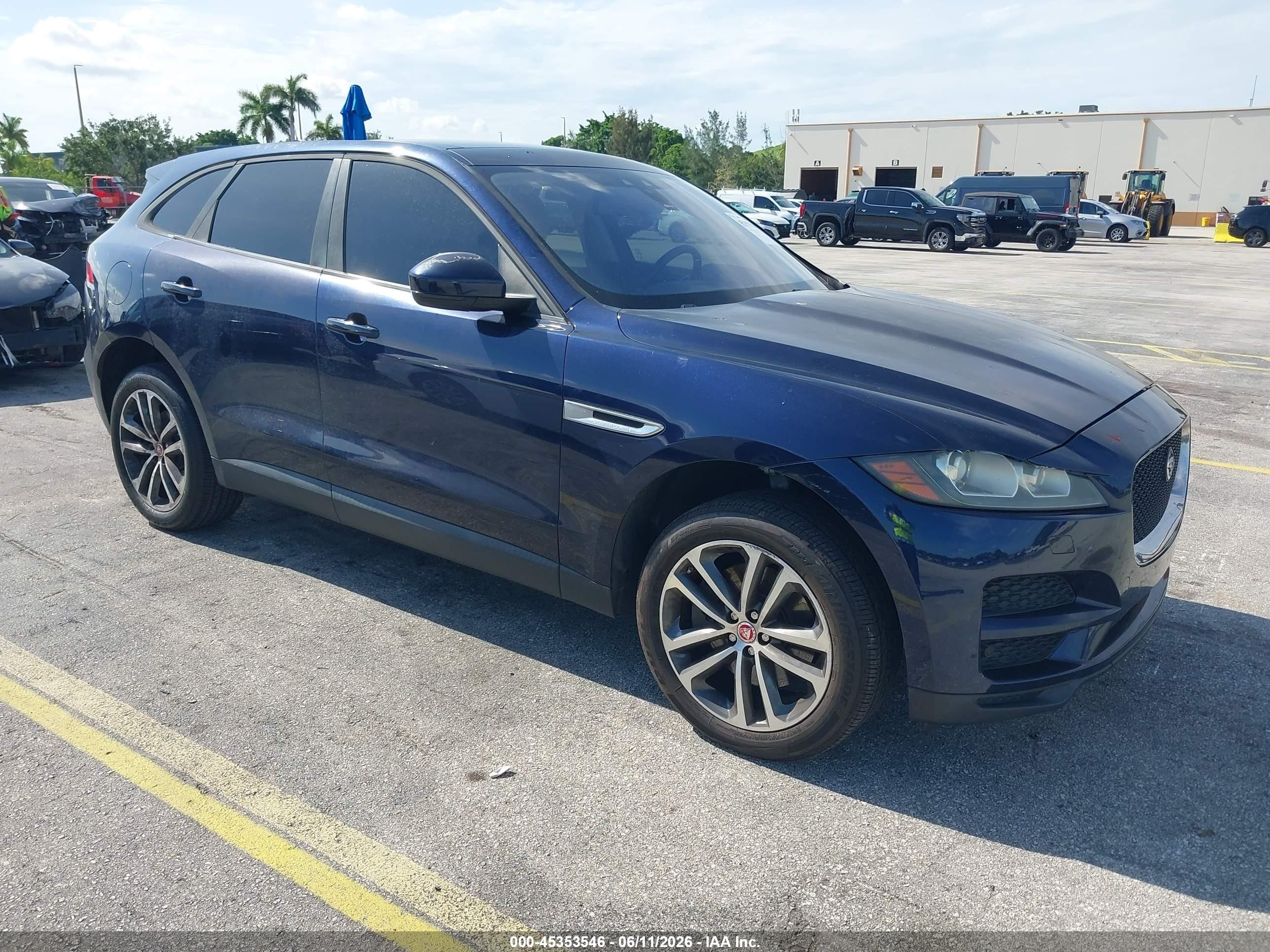 2017 Jaguar F-Pace 35t Premium, VIN SADCJ2BVXHA055211 — Пожар в моторном отсеке