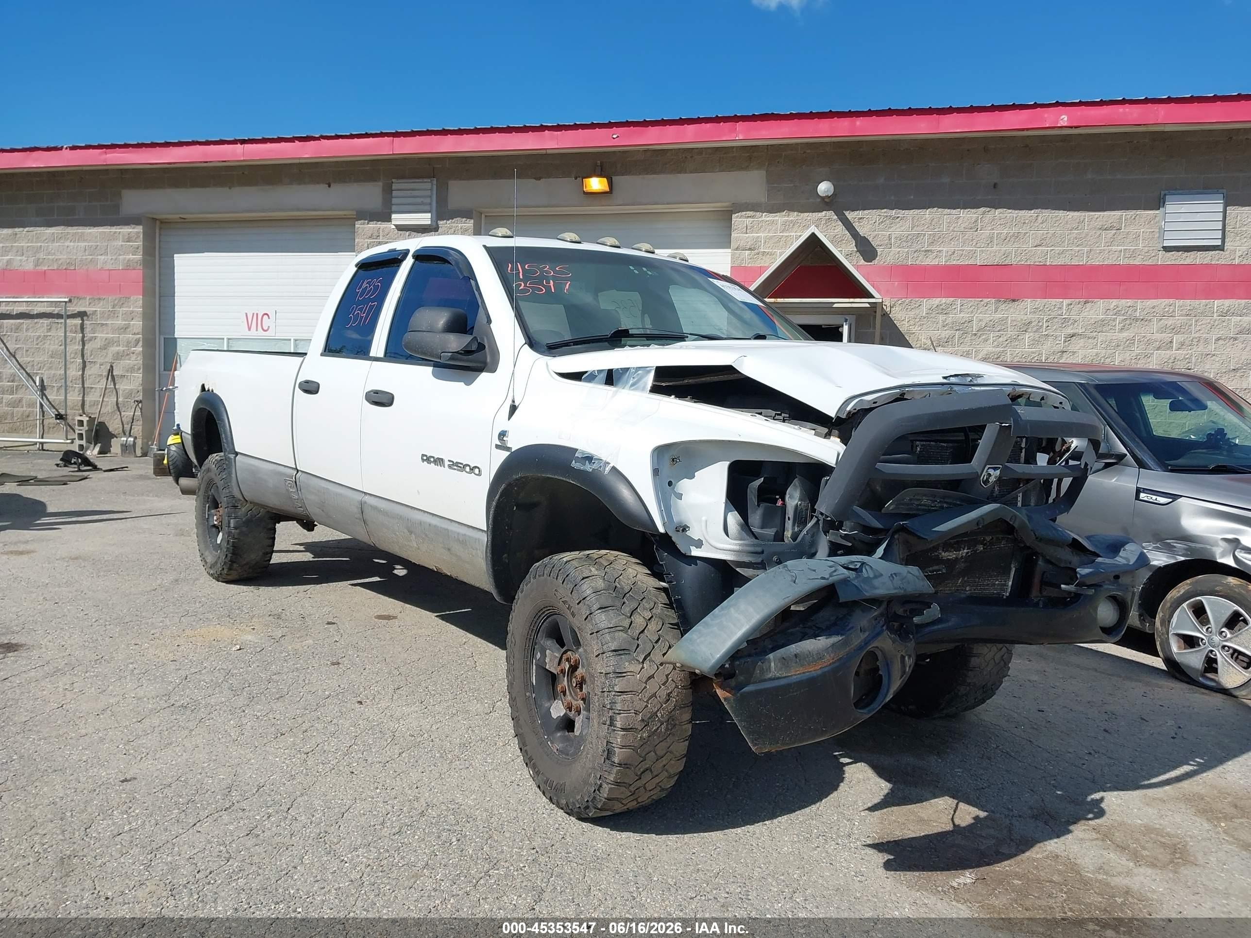 2006 Dodge 2500 SLT, VIN 1D7KS28C46J117389 — Перед