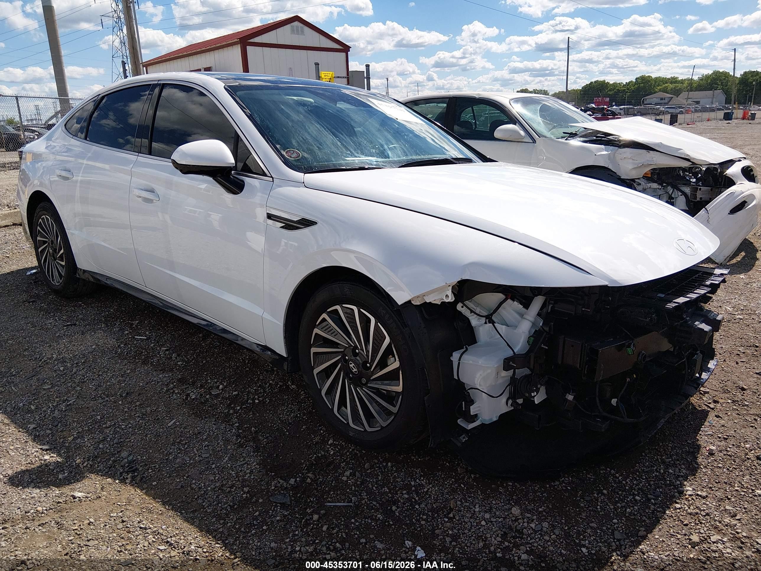 2025 Hyundai Sonata Limited, VIN KMHL54JJ4SA105890 — Front end