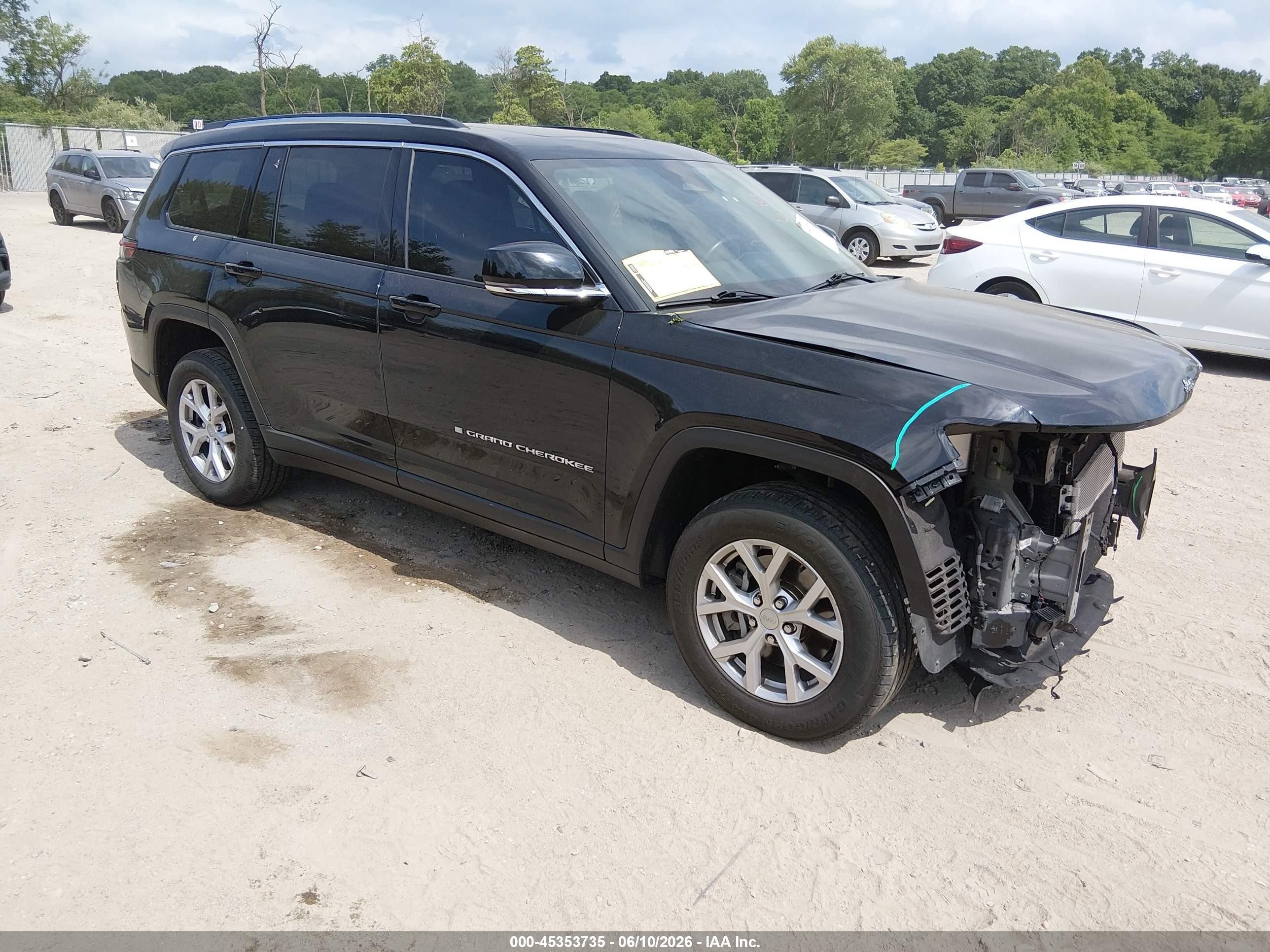 2022 Jeep Grand Cherokee Limited, VIN 1C4RJKBG0N8624240 — Front end