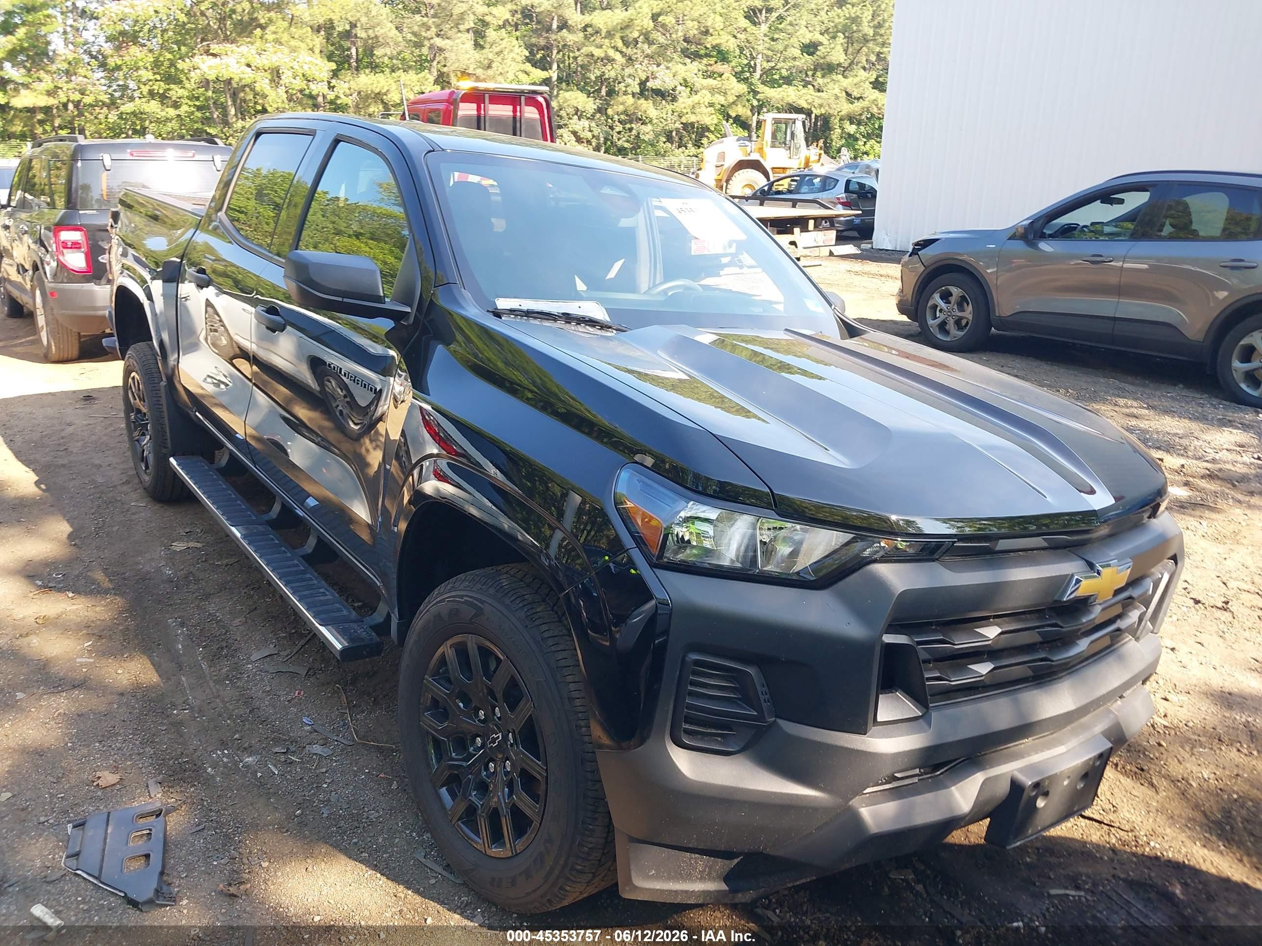 2026 Chevrolet Colorado 2WD Work Truck, VIN 1GCPSBEK0T1116988 — Front end