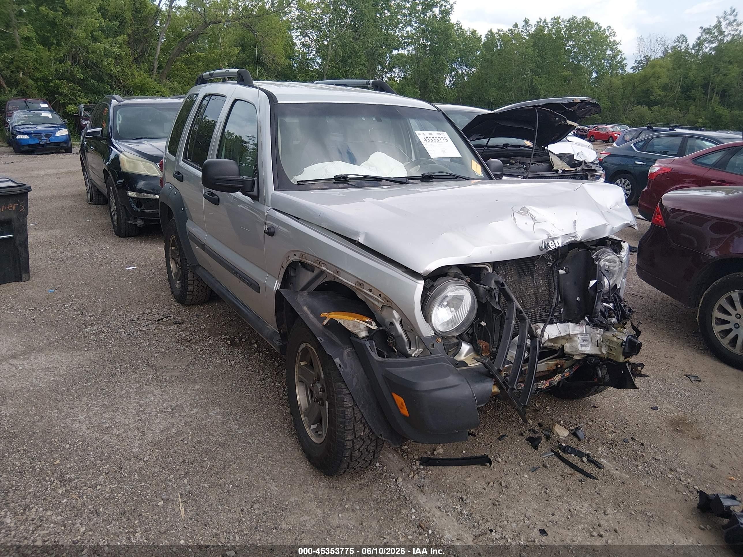 2006 Jeep Liberty Renegade, VIN 1J4GL38K56W101547 — Front end