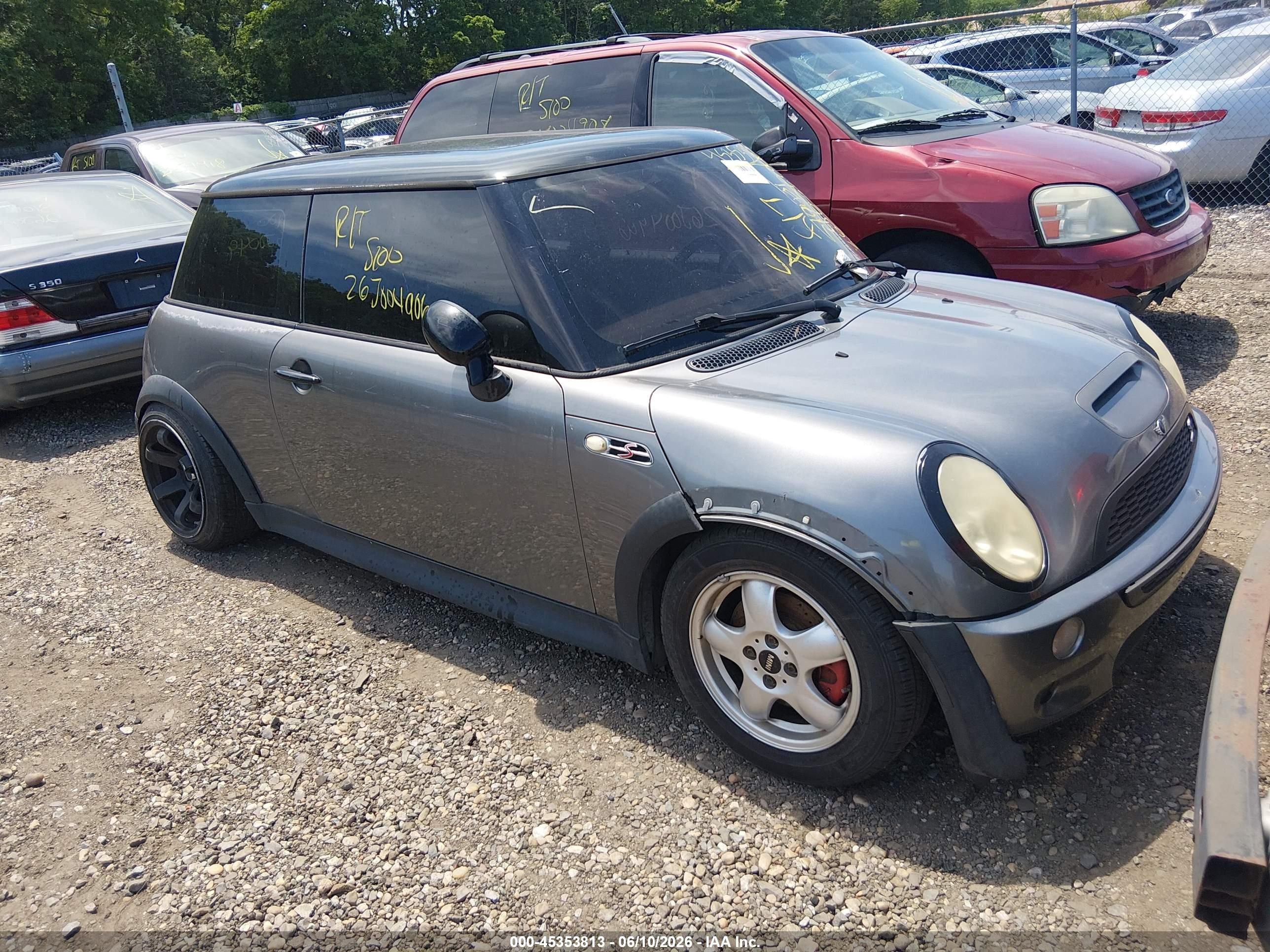 2003 MINI Hardtop S, VIN WMWRE33403TD71722 — Перед