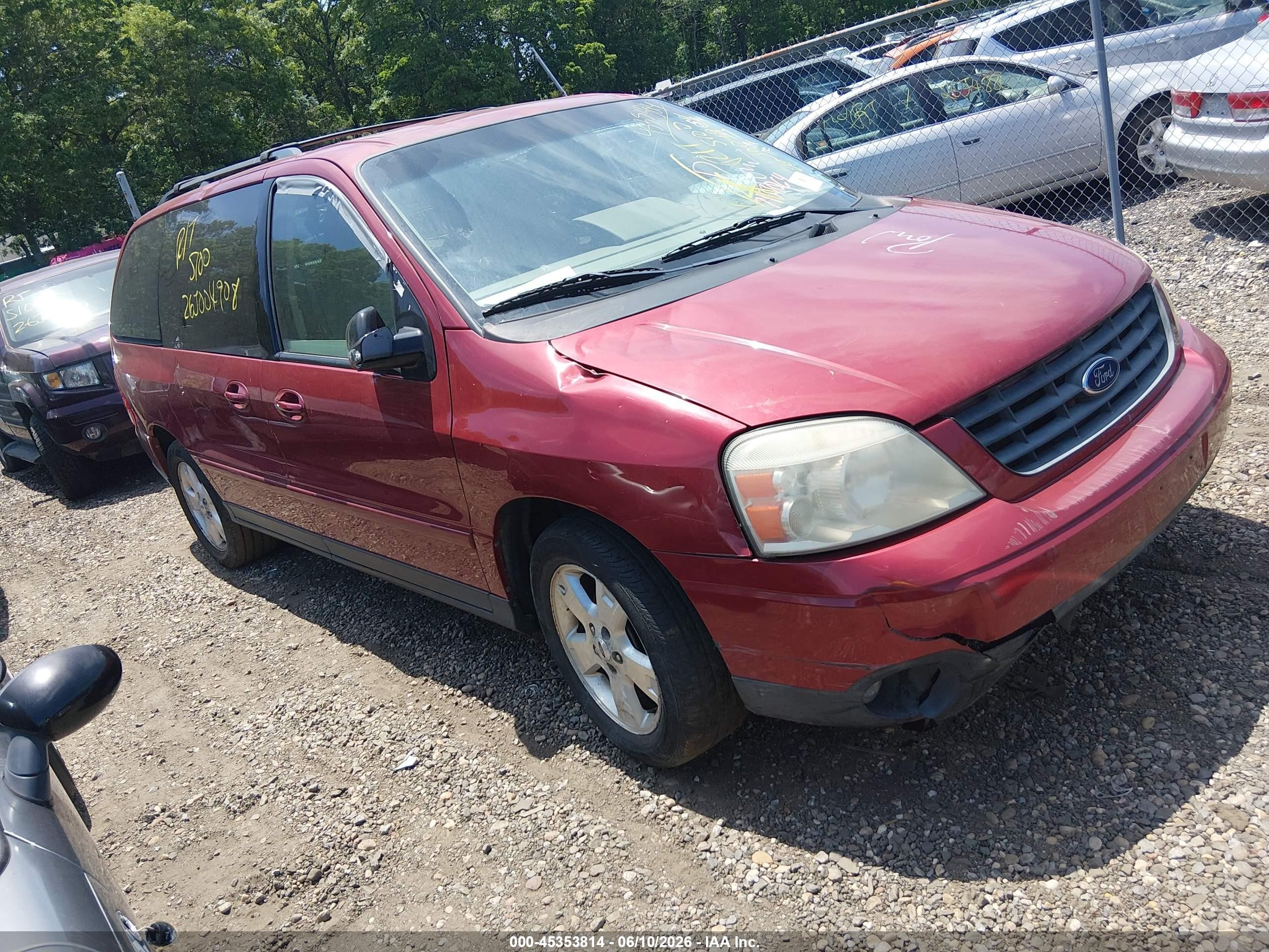 2004 Ford Freestar, VIN 2FMDA57644BA76231 — Side
