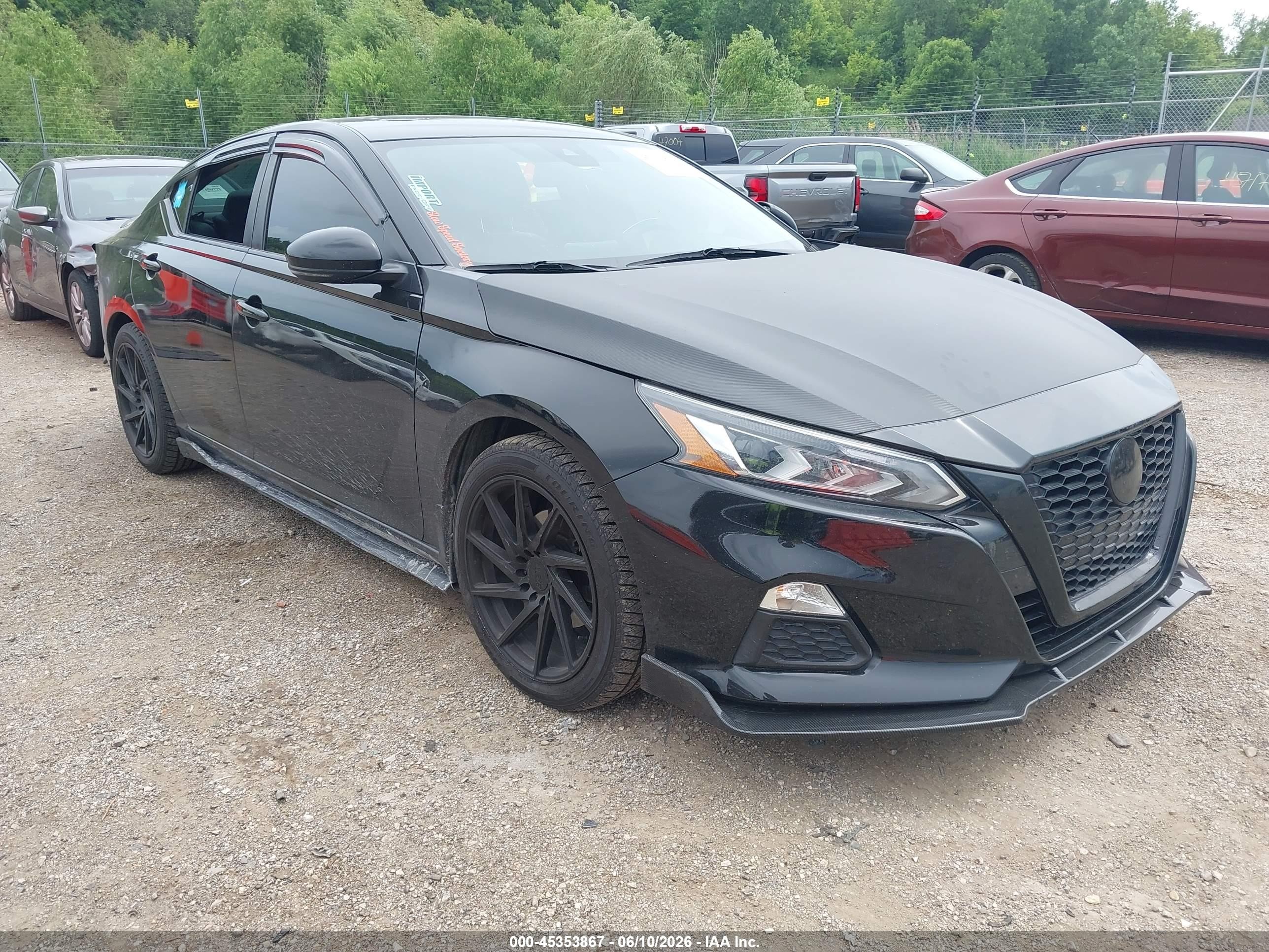 2021 Nissan Altima SR, VIN 1N4BL4CV7MN368298 — Side