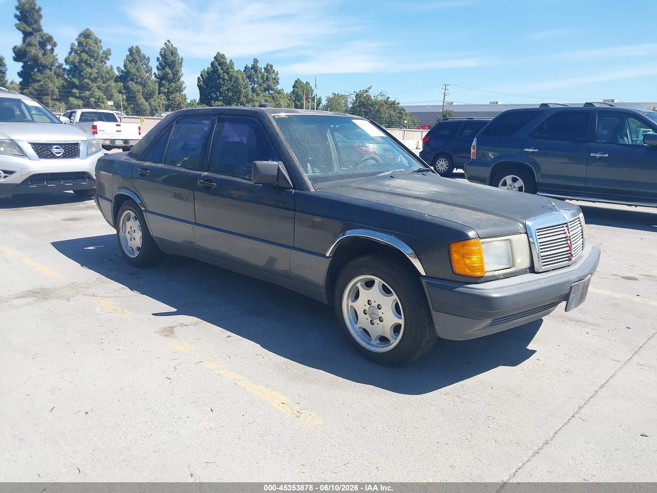 1993 Mercedes-Benz 190, VIN WDBDA29D1PG022198 — Normal wear