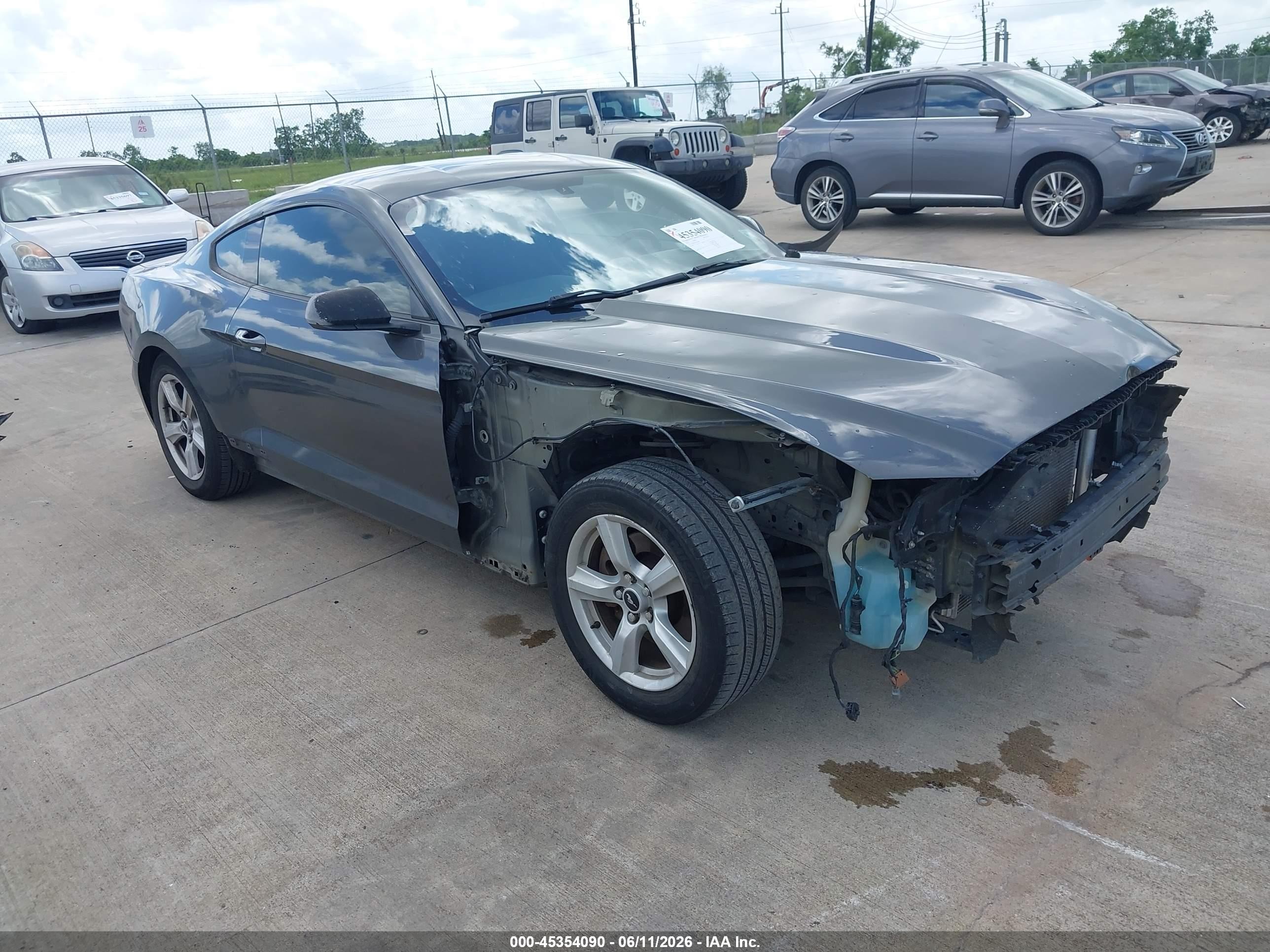 2016 Ford Mustang V6, VIN 1FA6P8AM0G5241887 — Front end