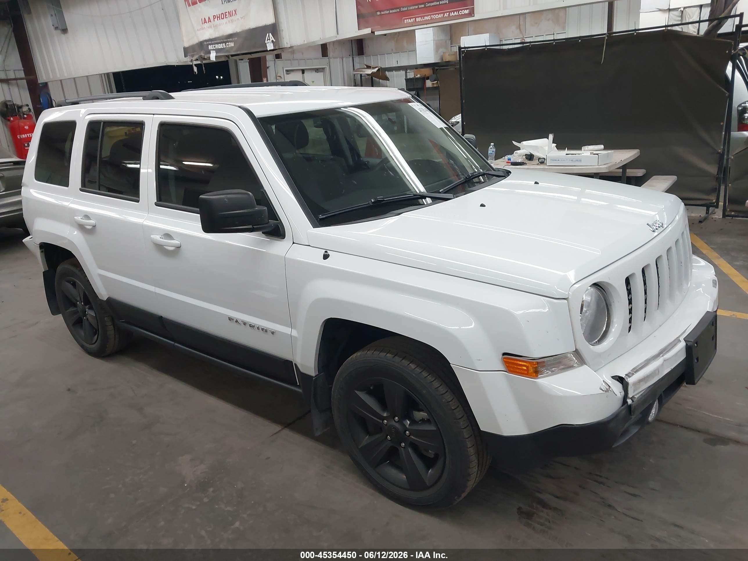 2017 Jeep Patriot Latitude, VIN 1C4NJPFBXHD117867 — Rear end