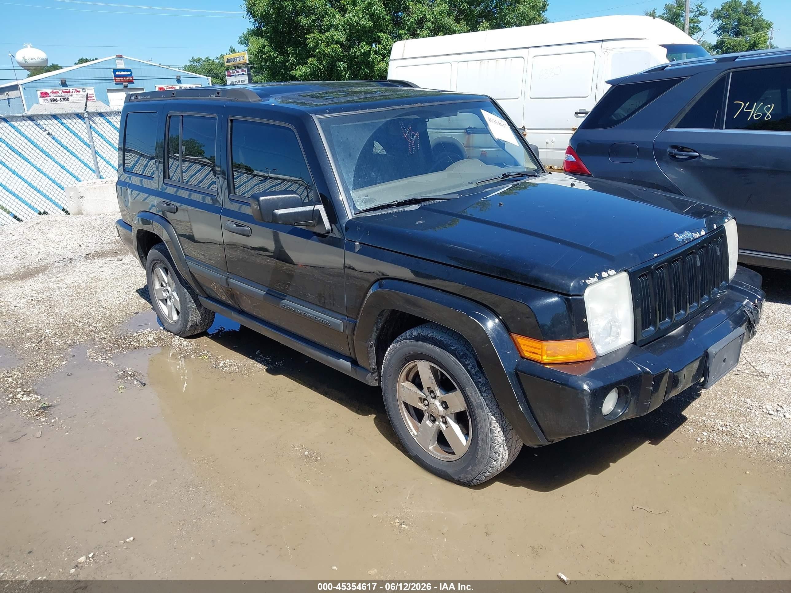 2006 Jeep Commander, VIN 1J8HG48K86C312482 — Rear end