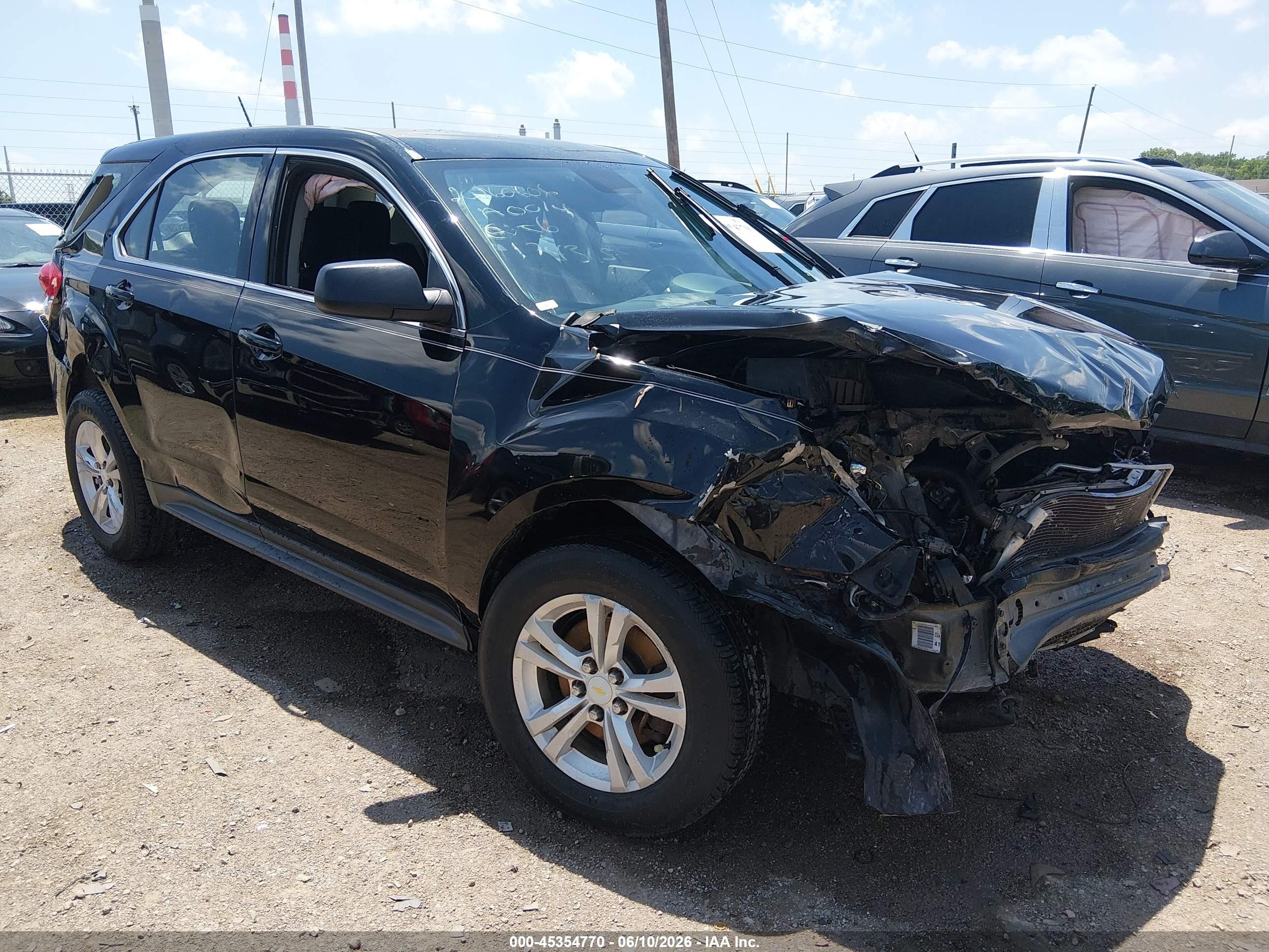 2015 Chevrolet Equinox LS, VIN 2GNALAEK4F1174315 — Front end