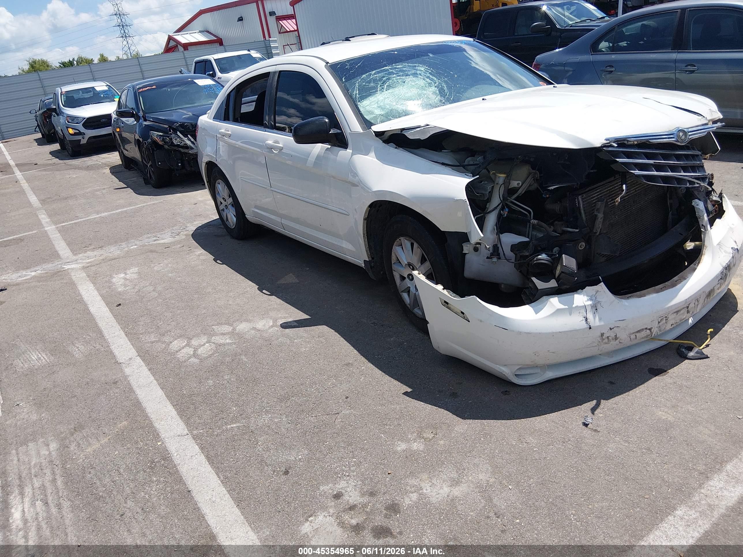 2010 Chrysler Sebring Touring, VIN 1C3CC4FB3AN153744 — Перед