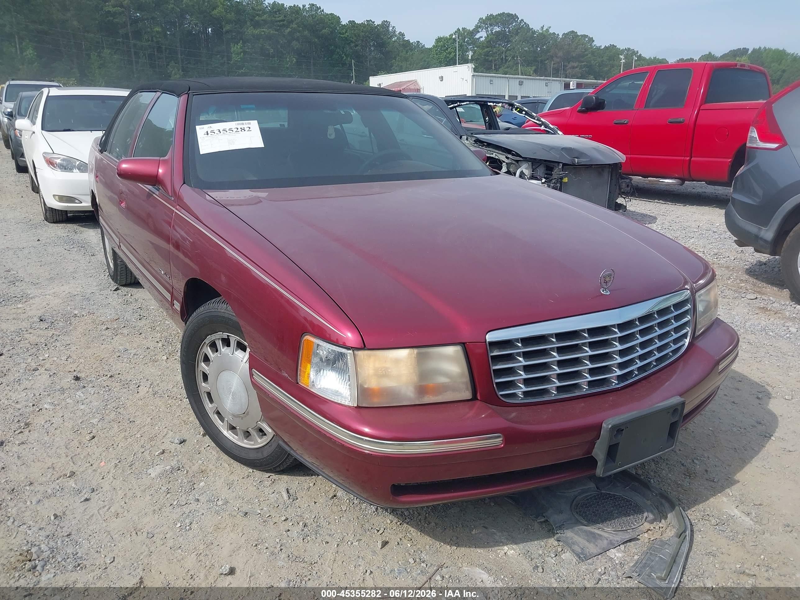 1998 Cadillac DeVille, VIN 1G6KD54Y7WU751272 — Normal wear
