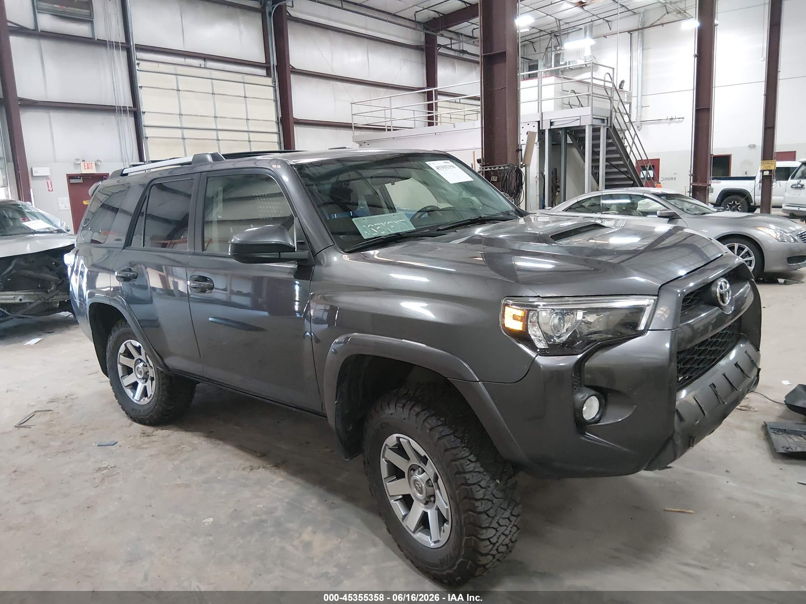 2015 Toyota 4Runner Trail, VIN JTEBU5JR0F5240048 — Side