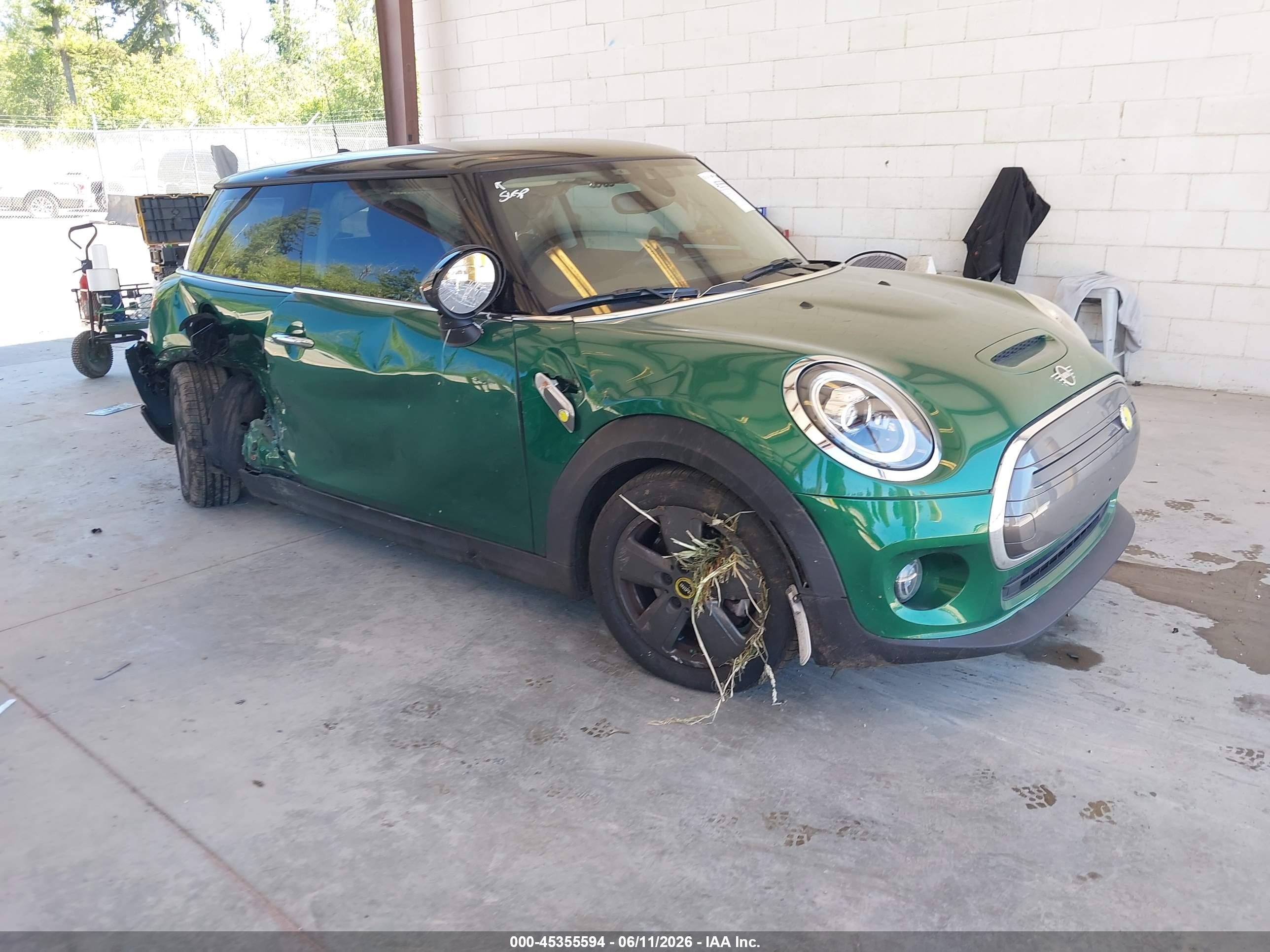 2021 MINI Hardtop Cooper SE, VIN WMWXP3C01M2N97951 — Rear end