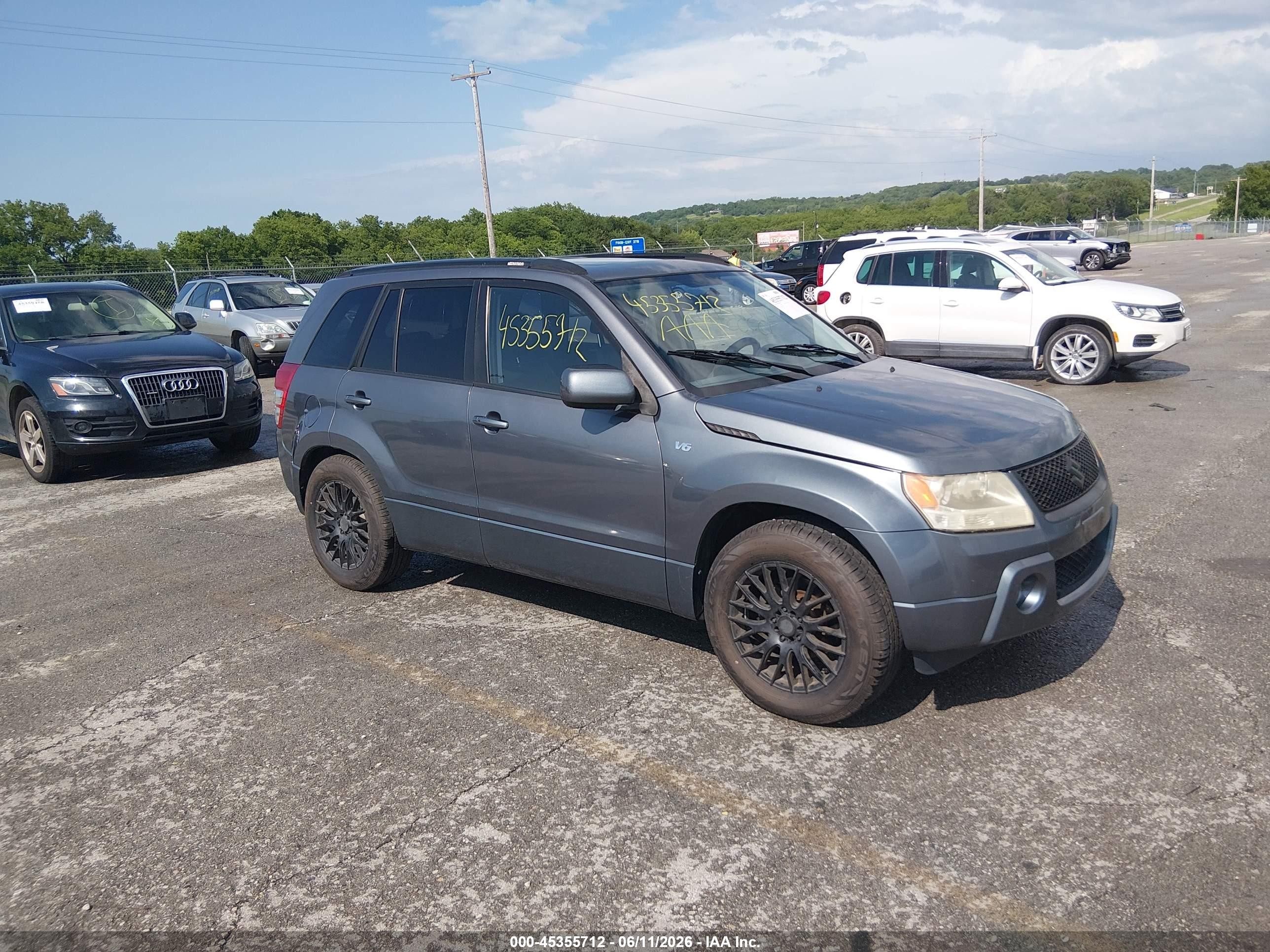 2006 Suzuki Grand Vitara Luxury, VIN JS3TE947464104925 — Rear end
