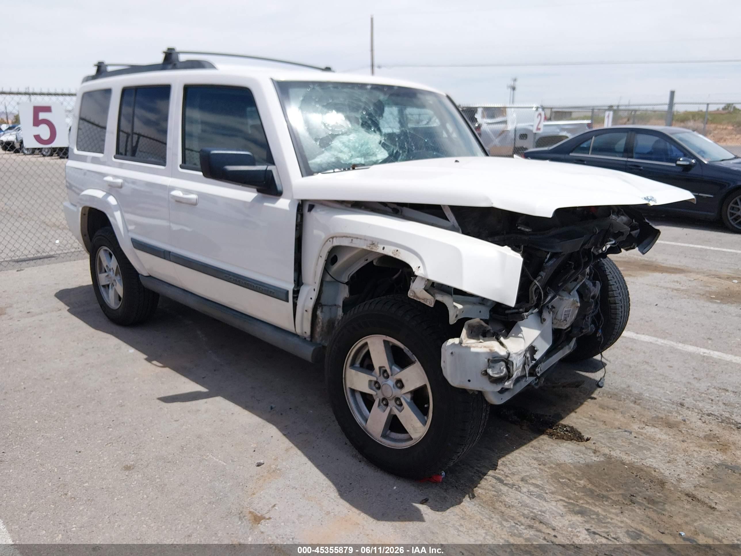 2007 Jeep Commander Sport, VIN 1J8HH48K97C655221 — Front end