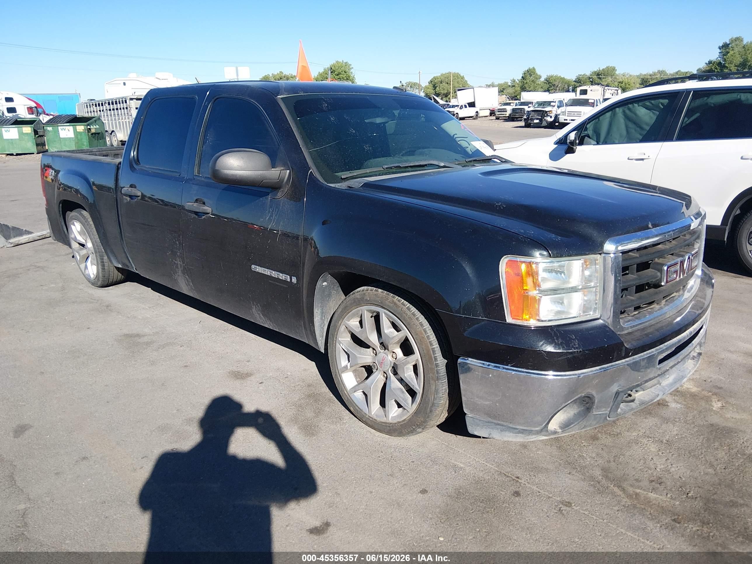 2009 GMC Sierra 1500 SLE, VIN 3GTEK23M79G199082 — Side