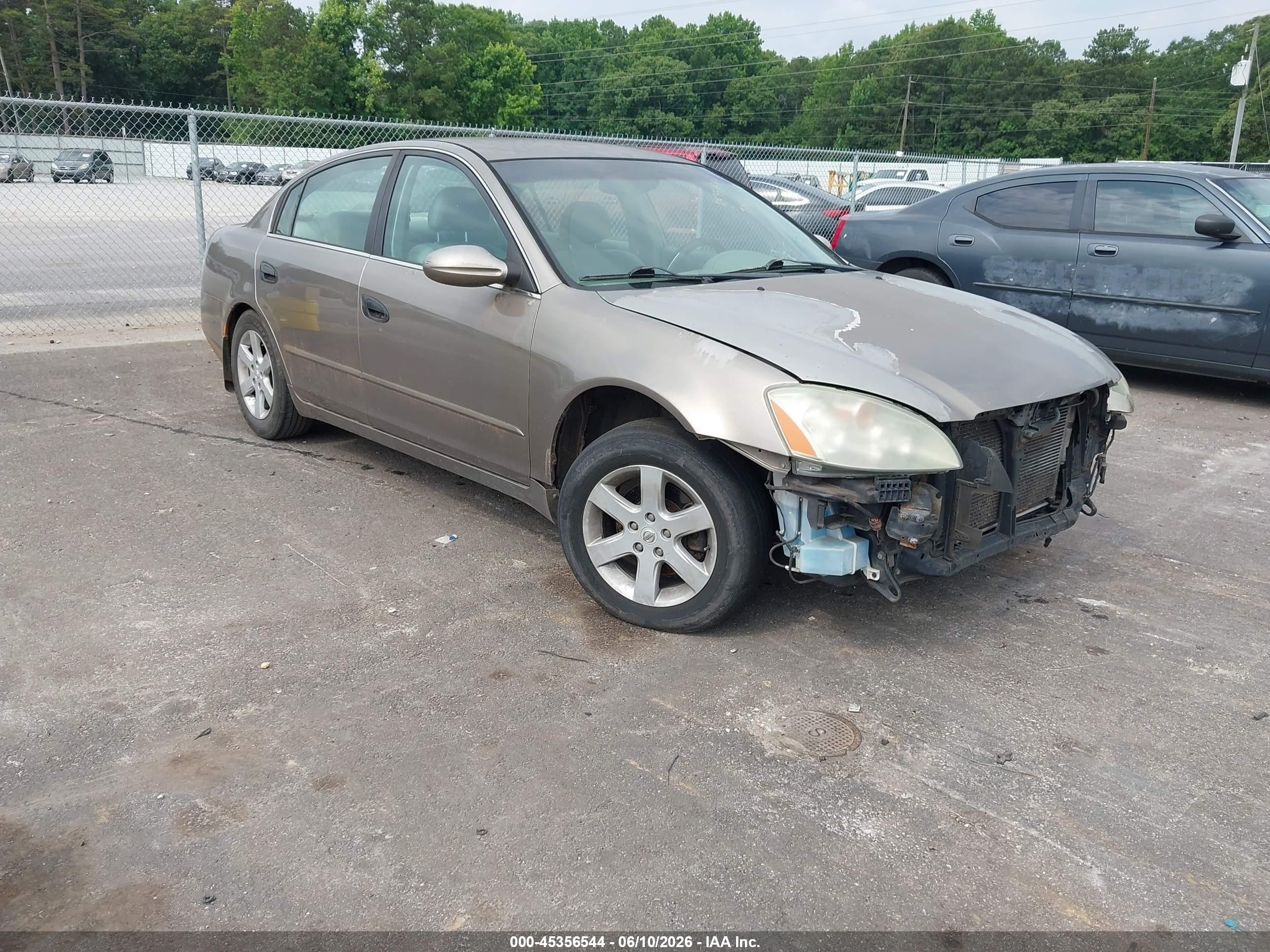 2004 Nissan Altima S, VIN 1N4AL11D54C108093 — Front end