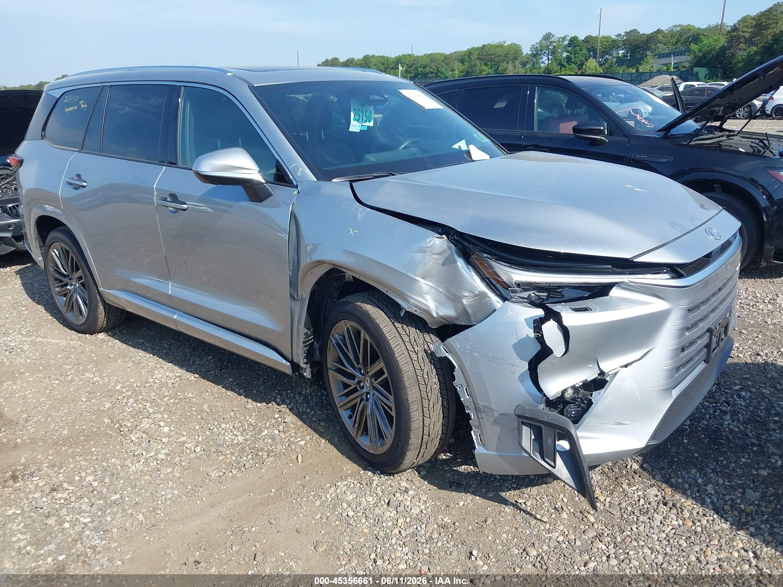 2025 Lexus TX TX 350 F SPORT Handling, VIN 5TDAAAB67SS036549 — Перед