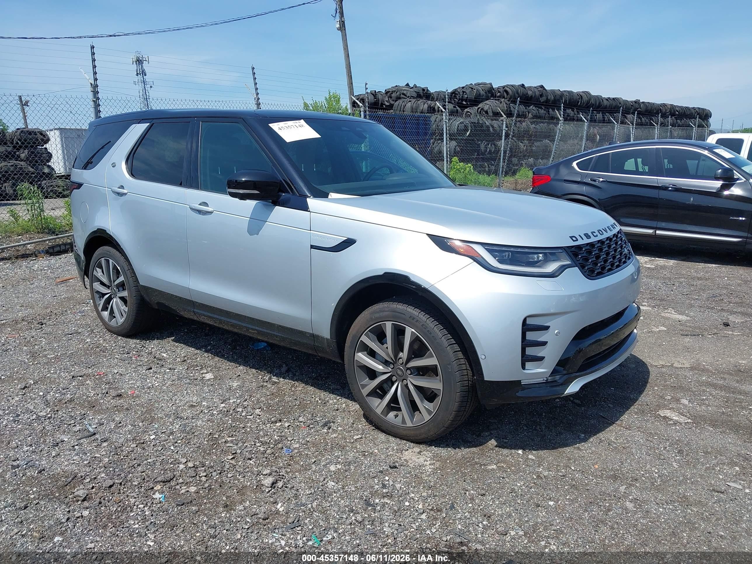 2023 Land Rover Discovery, VIN SALRT2EX1P2468083 — Front end