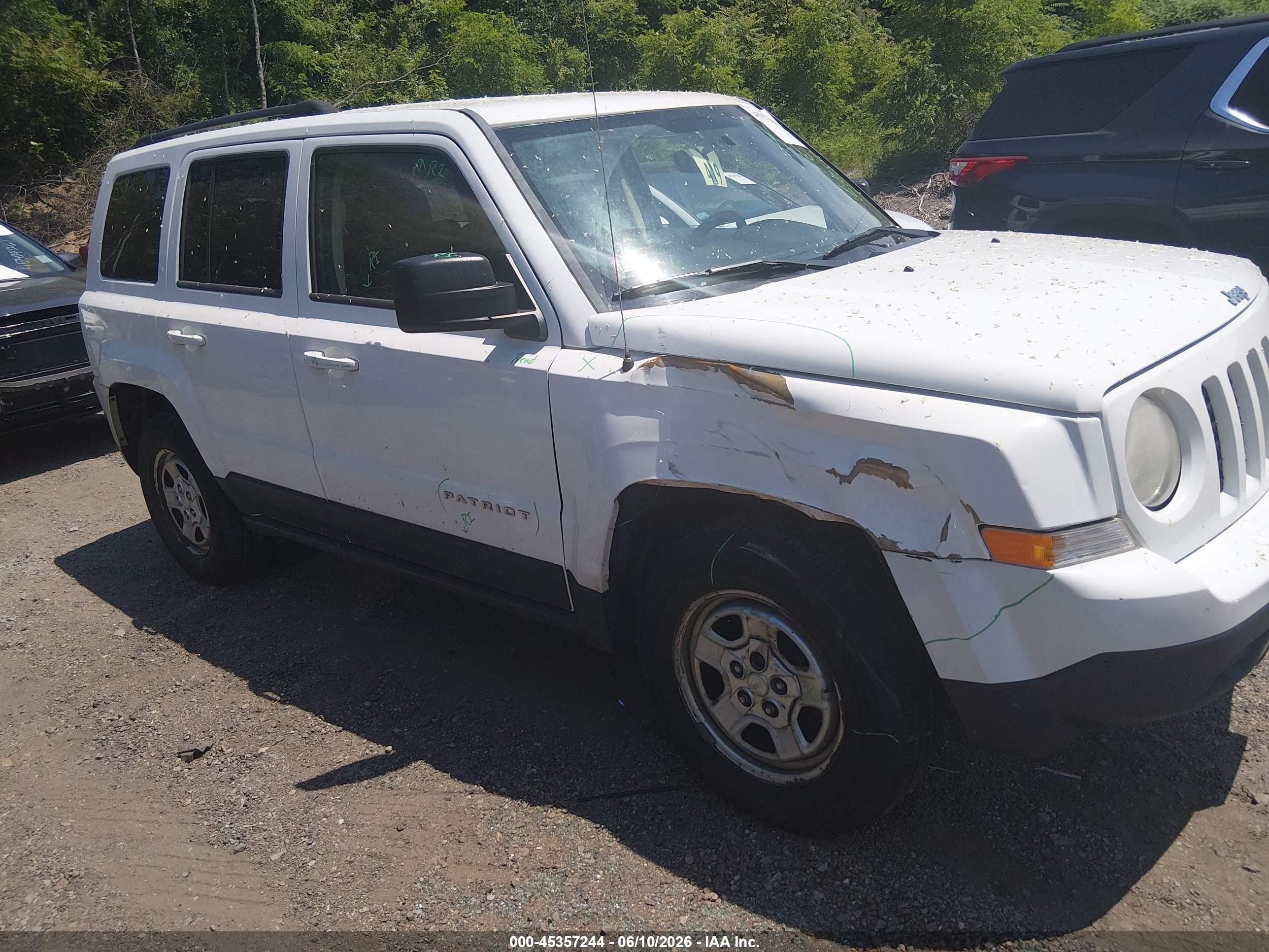 2014 Jeep Patriot Sport, VIN 1C4NJRBB0ED892577 — Frame damage