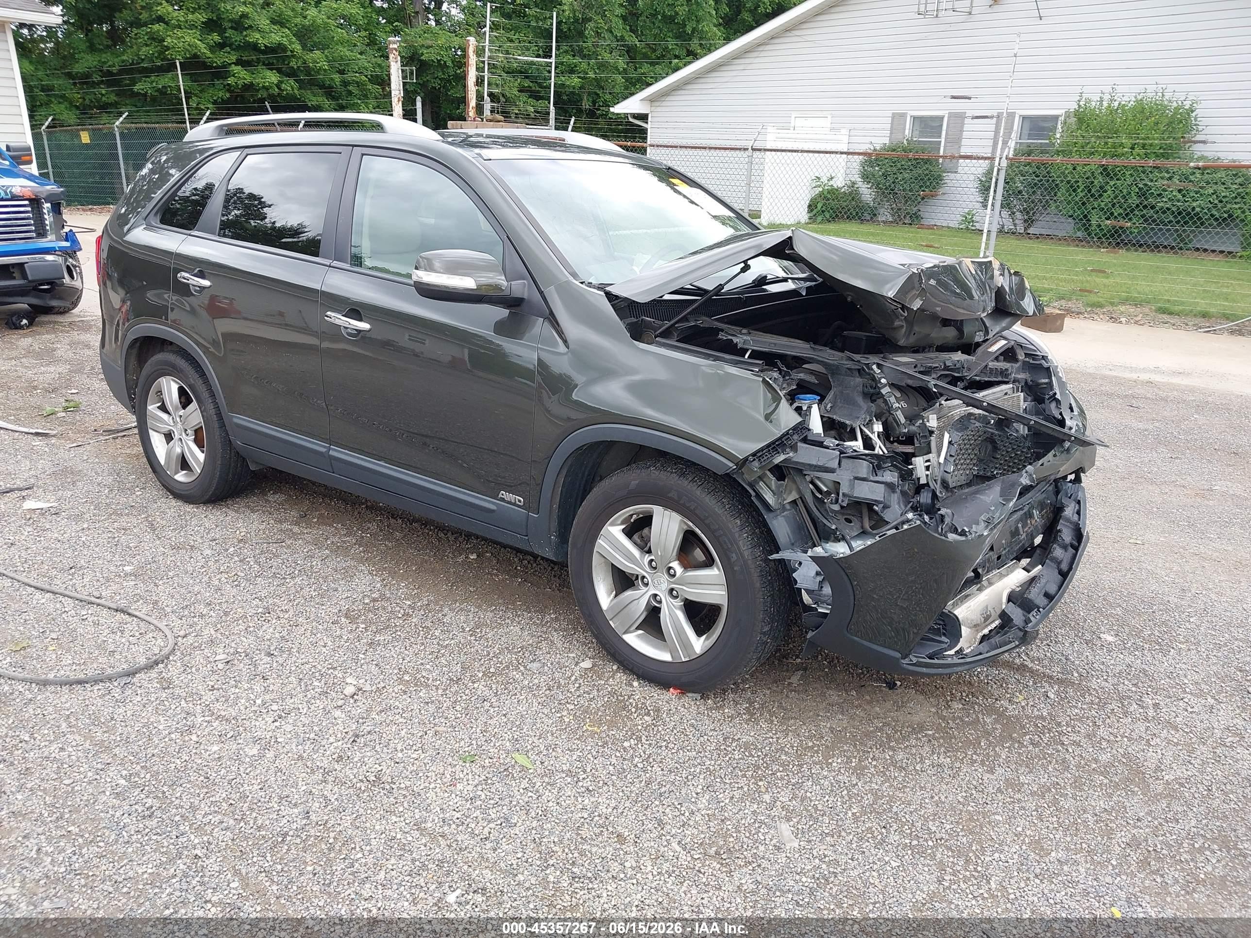 2012 Kia Sorento EX, VIN 5XYKUDA2XCG189890 — Front end
