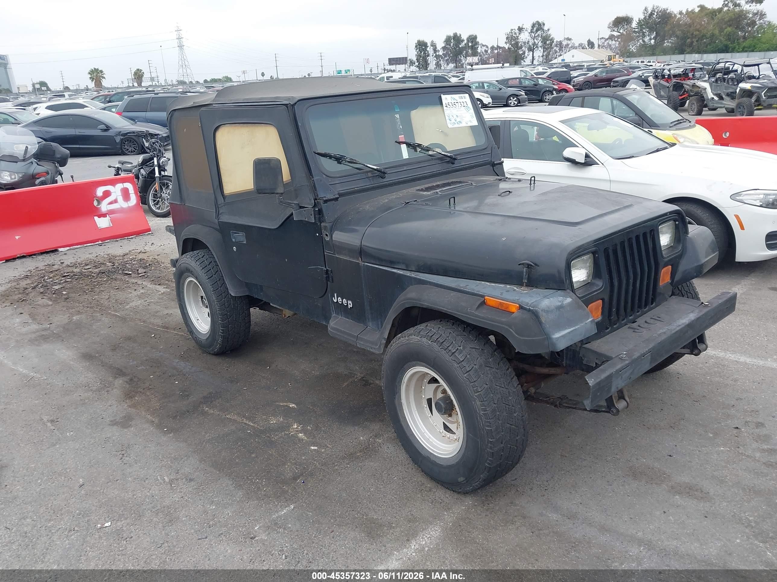 1992 Jeep Wrangler S, VIN 2J4FY19PXNJ530295 — Normal wear