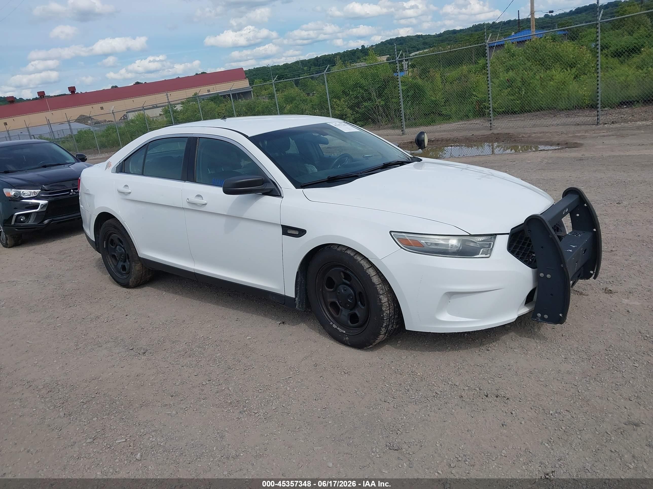 2014 Ford Police Interceptor, VIN 1FAHP2MK6EG124493 — Front end