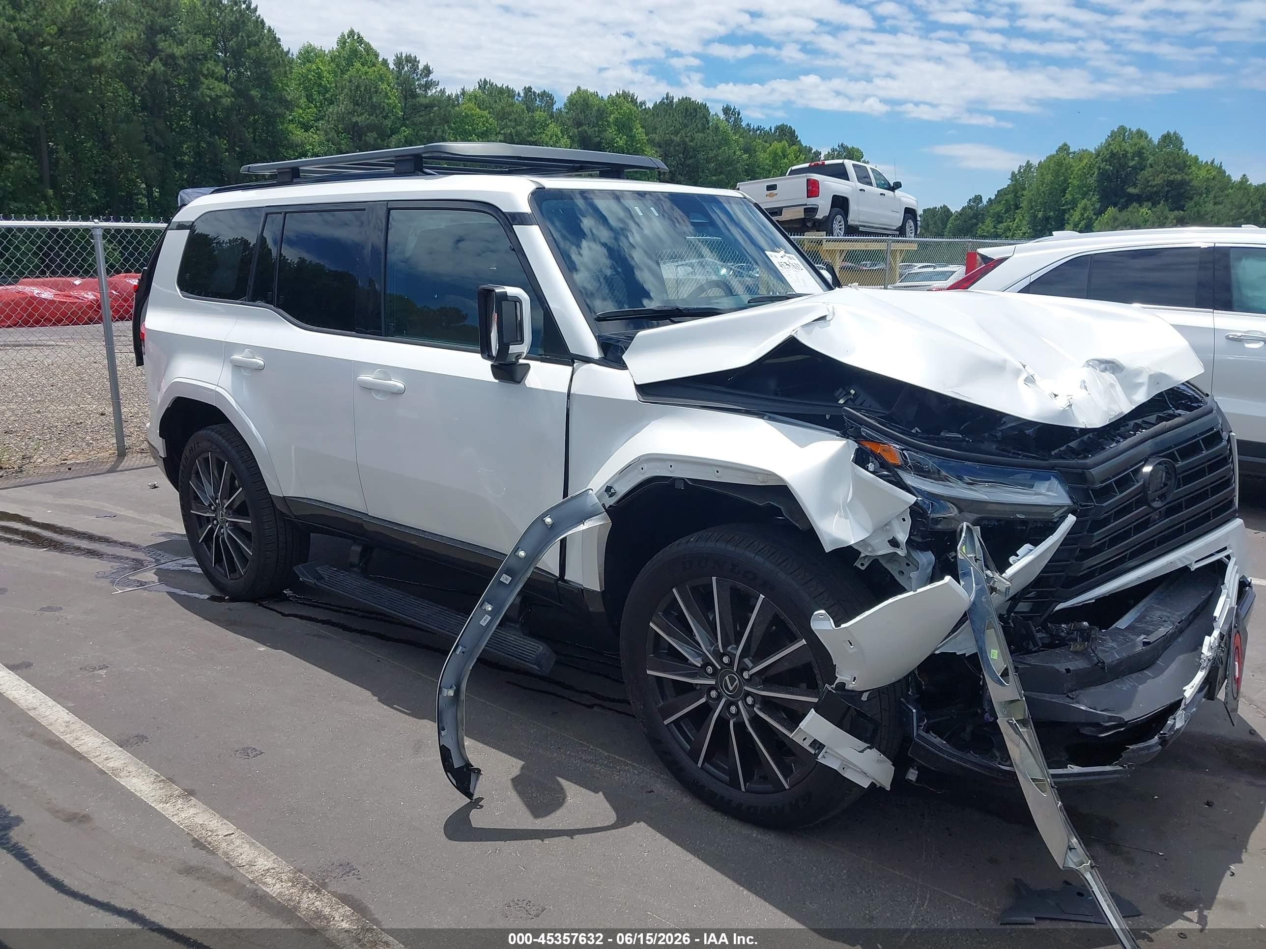2025 Lexus GX 550 Luxury+, VIN JTJVBCDX4S5051125 — Front end