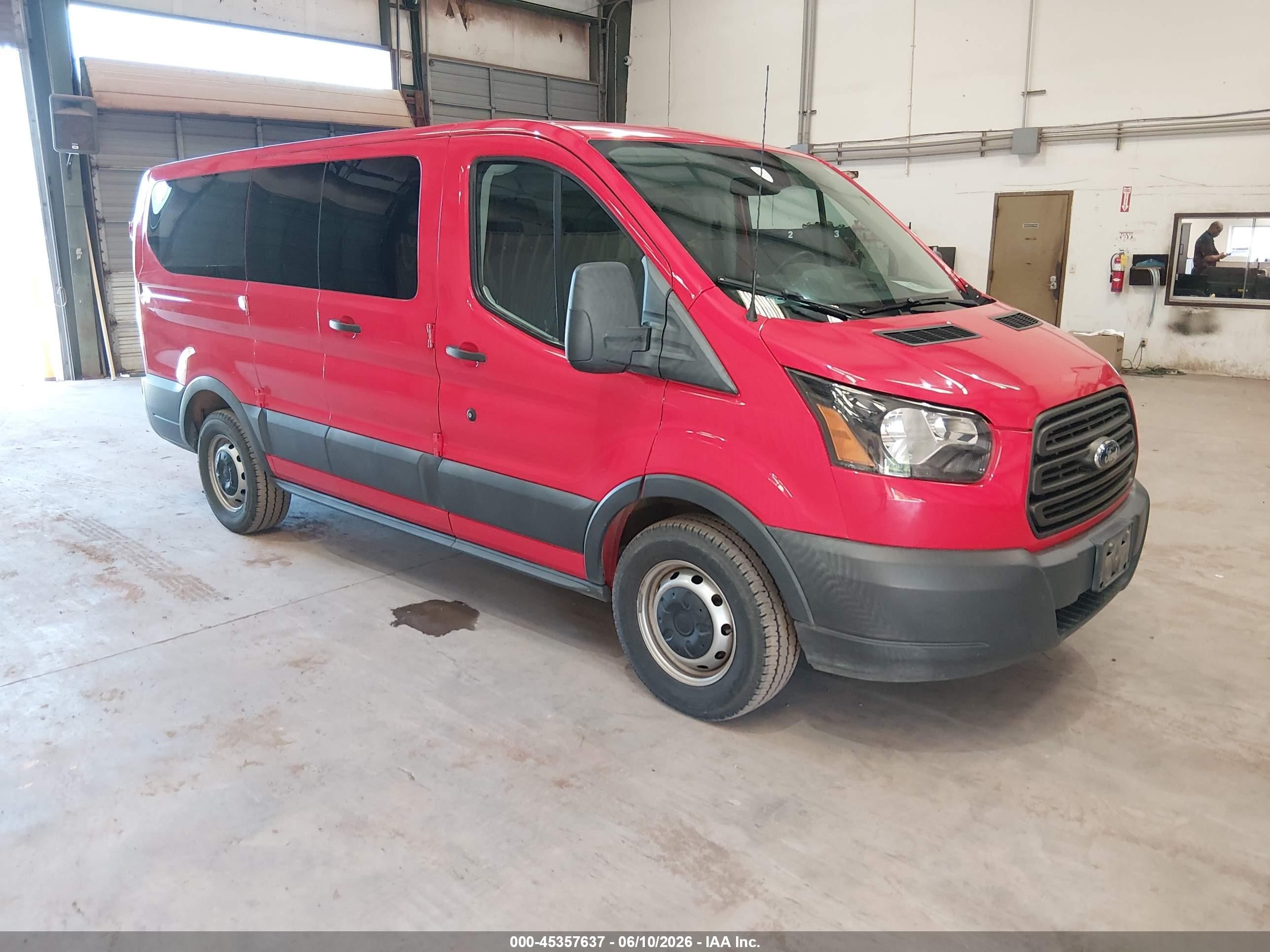 2018 Ford Transit Passenger XL, VIN 1FMZK1ZM8JKB42627 — Normal wear