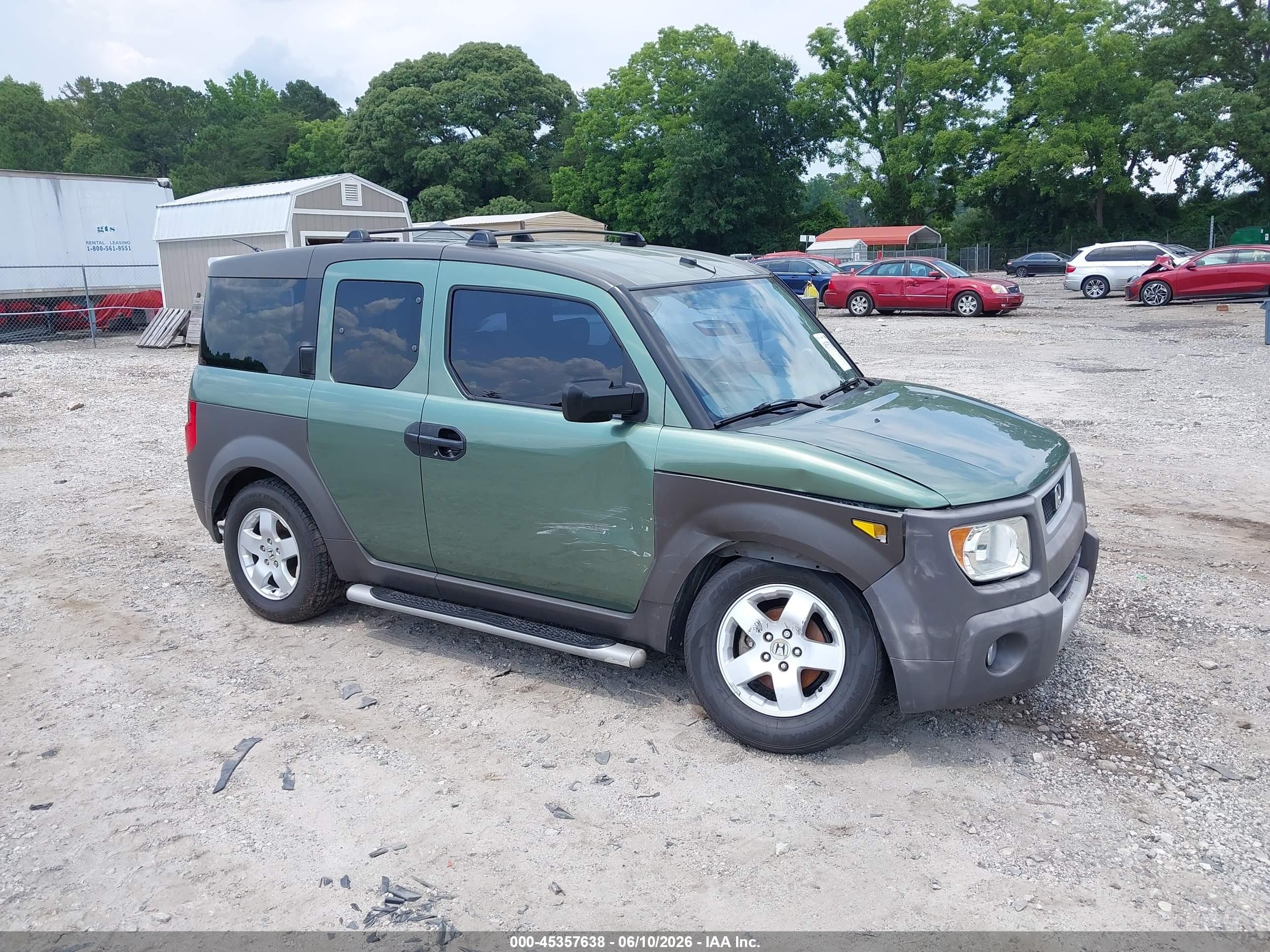 2003 Honda Element EX, VIN 5J6YH28633L036150 — Side