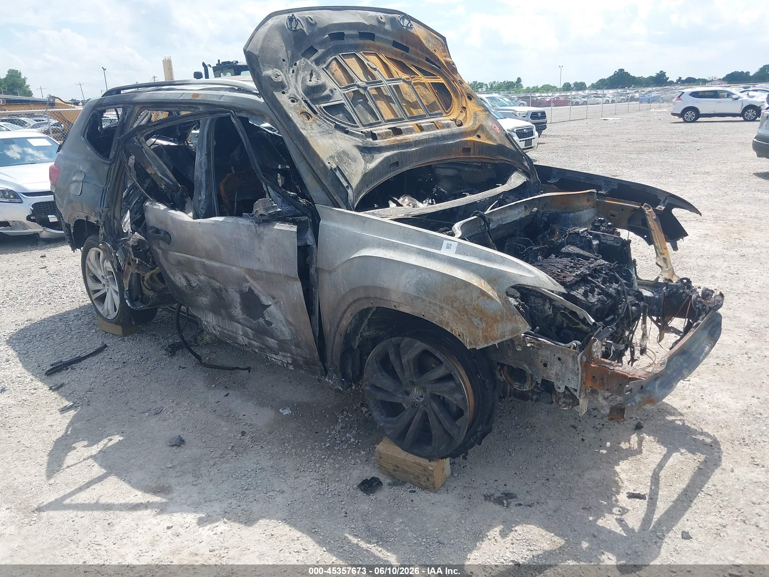 2023 Volkswagen Atlas SE, VIN 1V2HR2CA2PC552356 — Engine fire