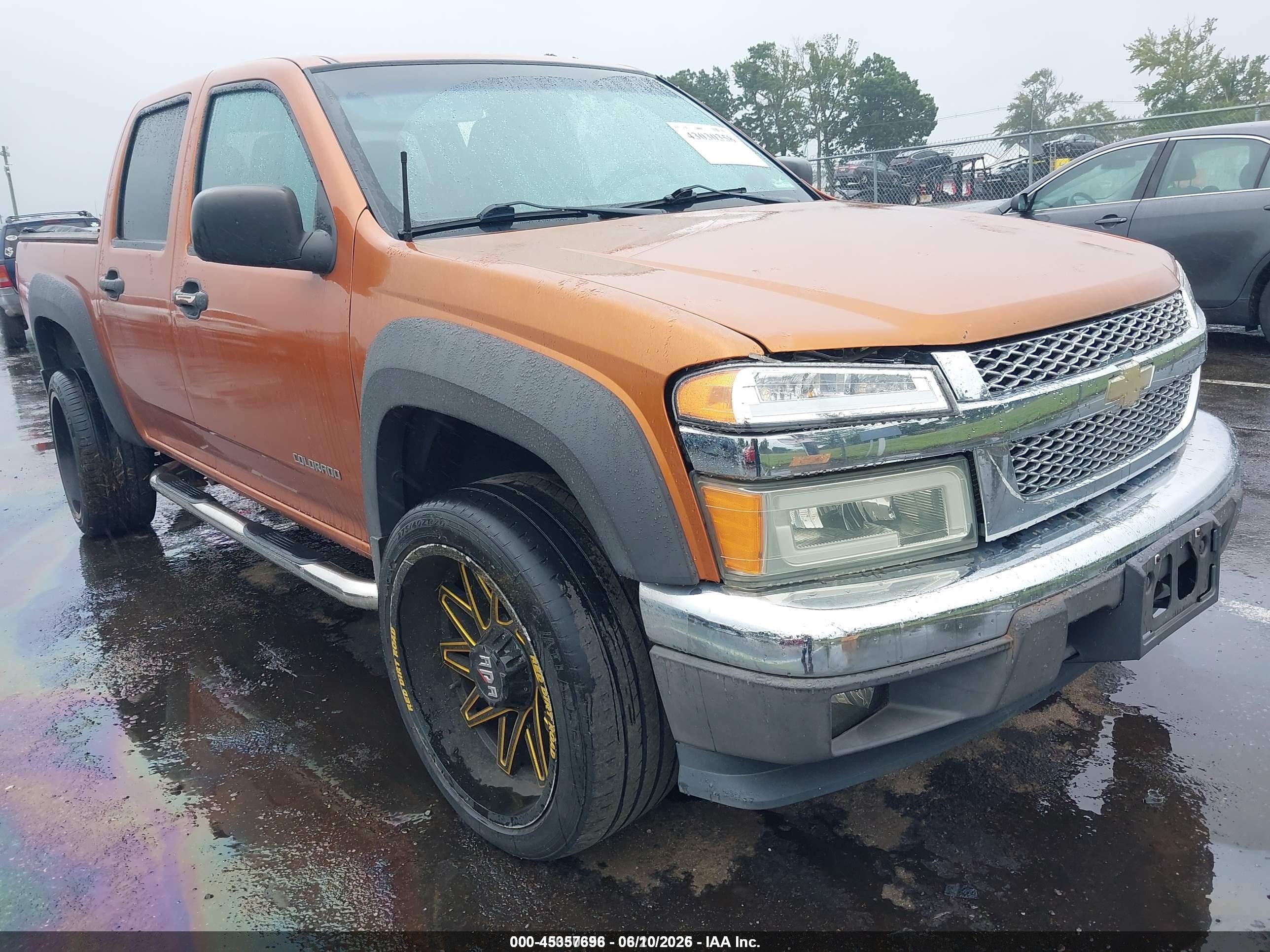 2005 Chevrolet Colorado 1SF LS Z71, VIN 1GCDT136358124304 — Front end