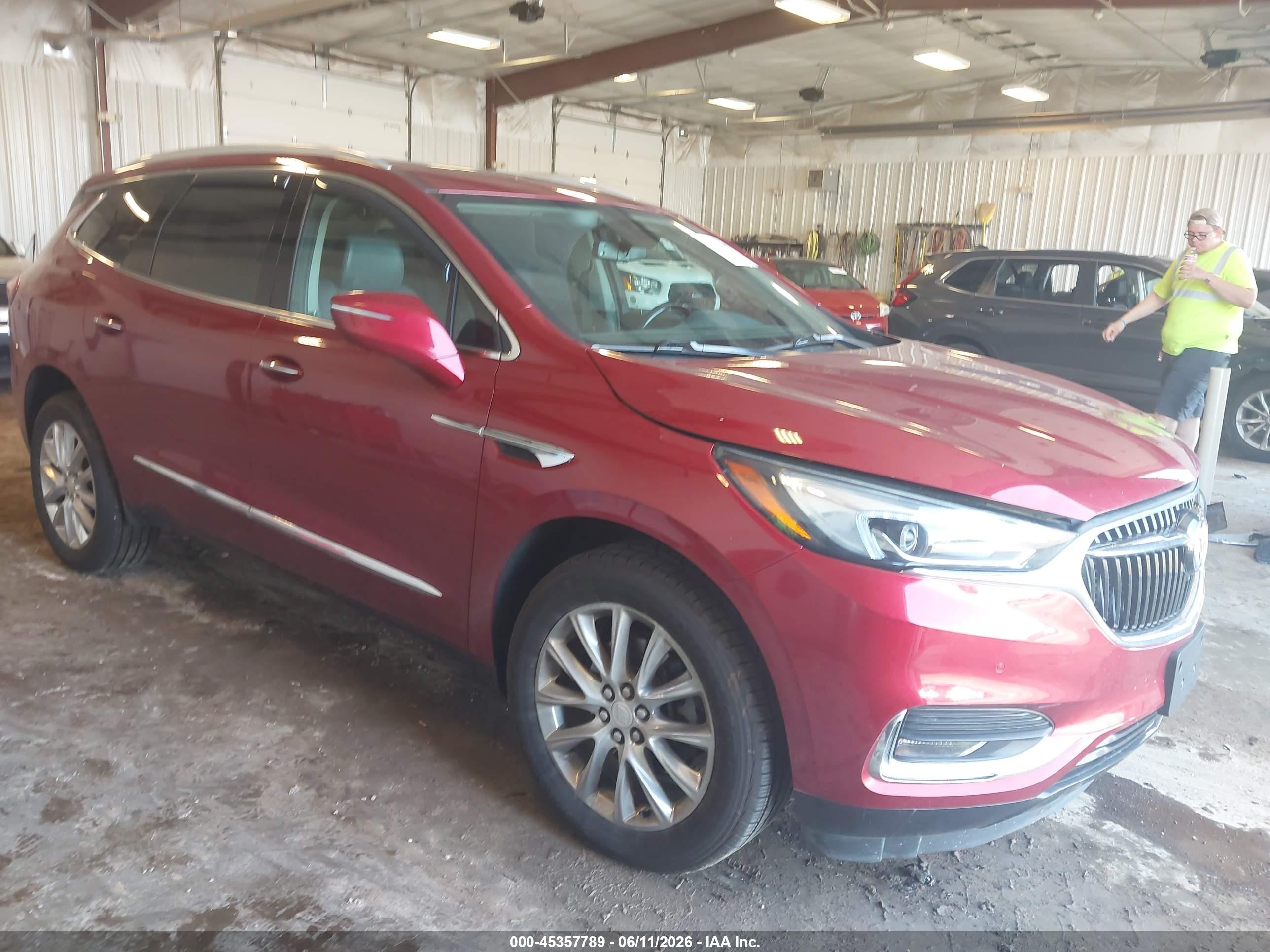 2018 Buick Enclave Premium, VIN 5GAEVBKW1JJ274602 — Зад