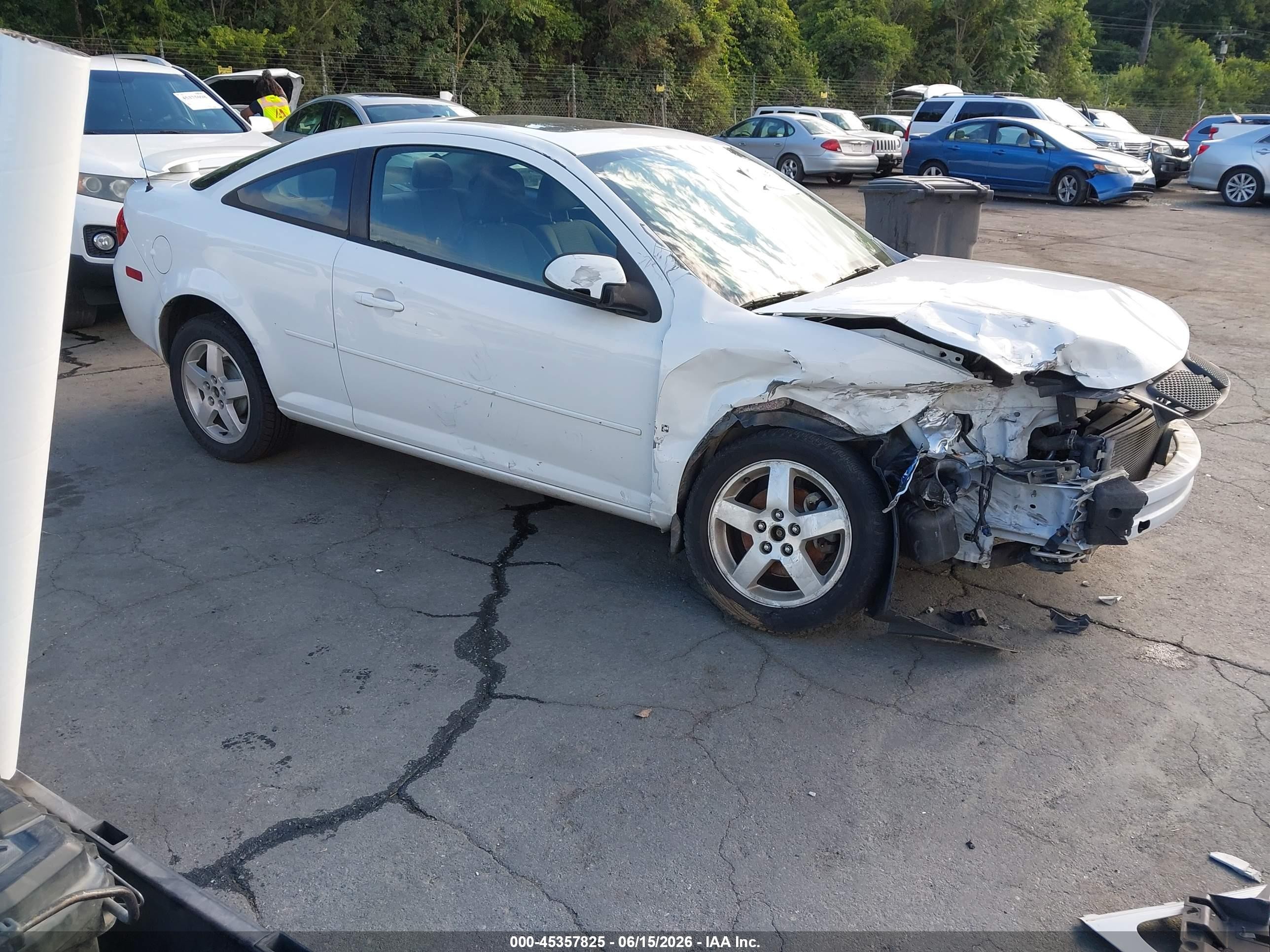 2008 Pontiac G5, VIN 1G2AL18F987237636 — Front end