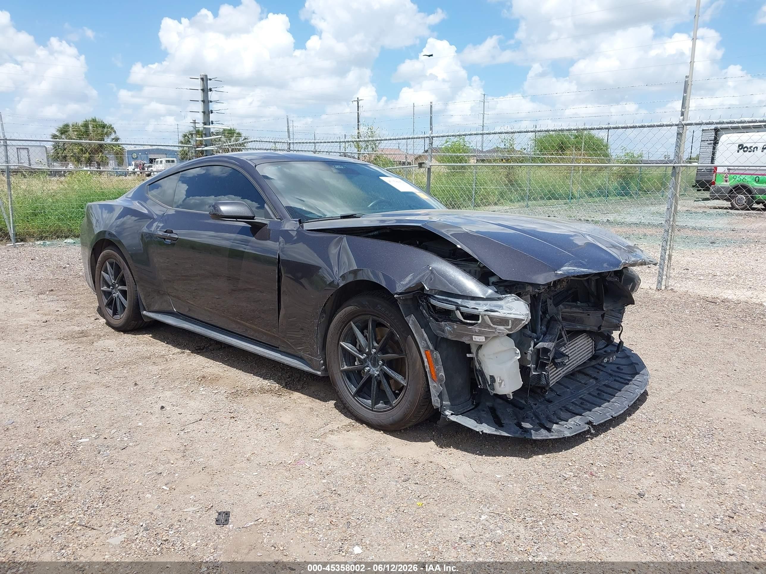 2024 Ford Mustang EcoBoost, VIN 1FA6P8TH8R5122049 — Перед
