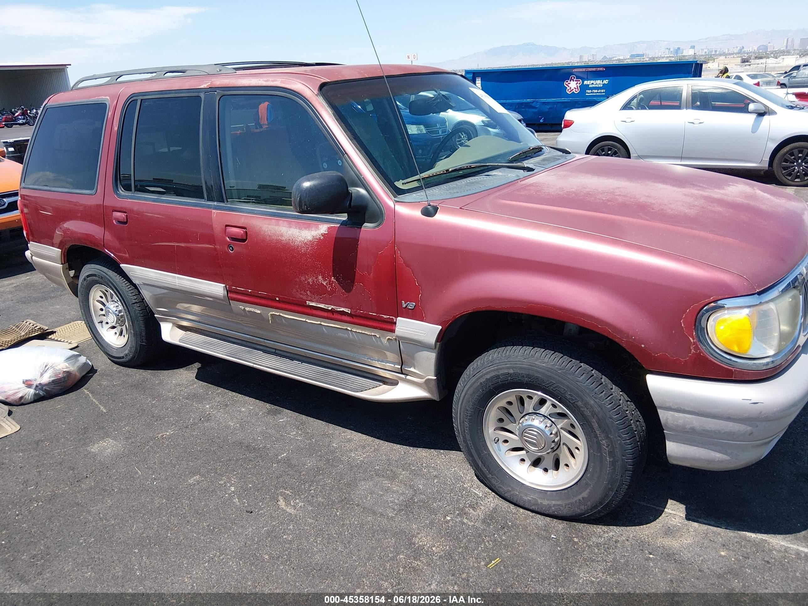 2000 Mercury Mountaineer, VIN 4M2DU86P8YUJ09989 — Normal wear