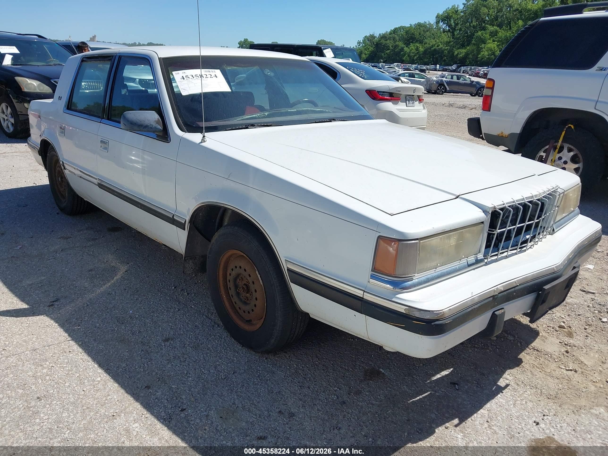 1991 Dodge Dynasty LE, VIN 1B3XC56R5MD259883 — Normal wear