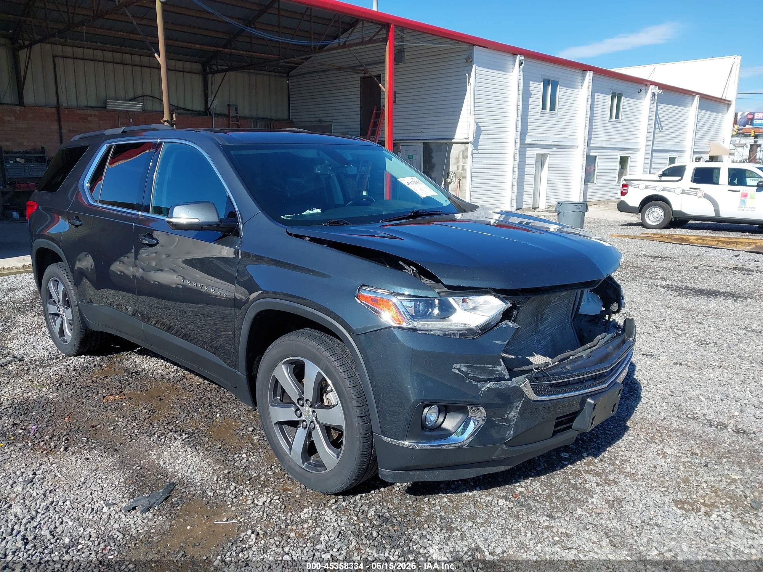 2019 Chevrolet Traverse LT, VIN 1GNEVHKW5KJ209813 — Front end