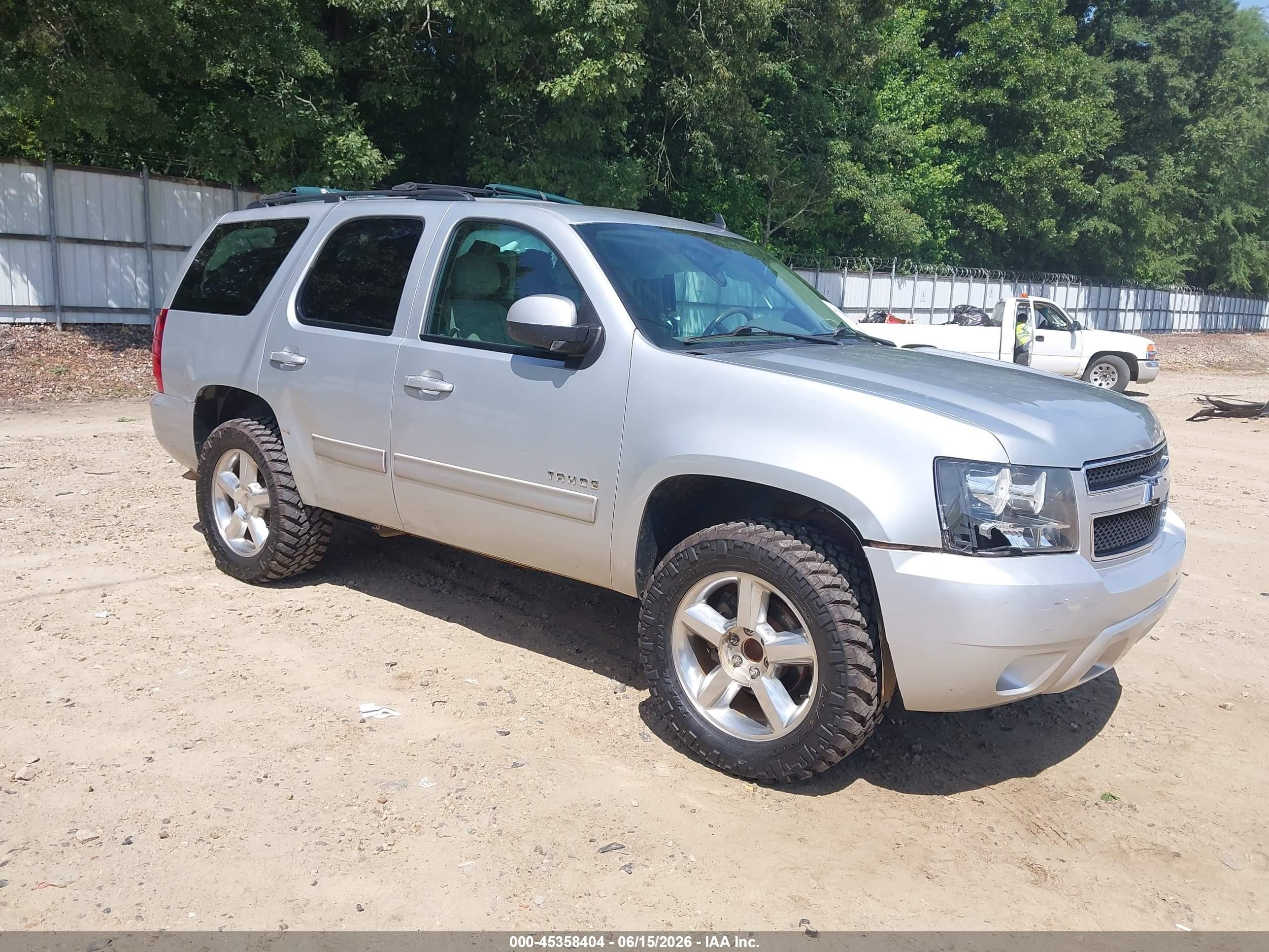 2012 Chevrolet Tahoe LT, VIN 1GNSCBE08CR323398 — Side