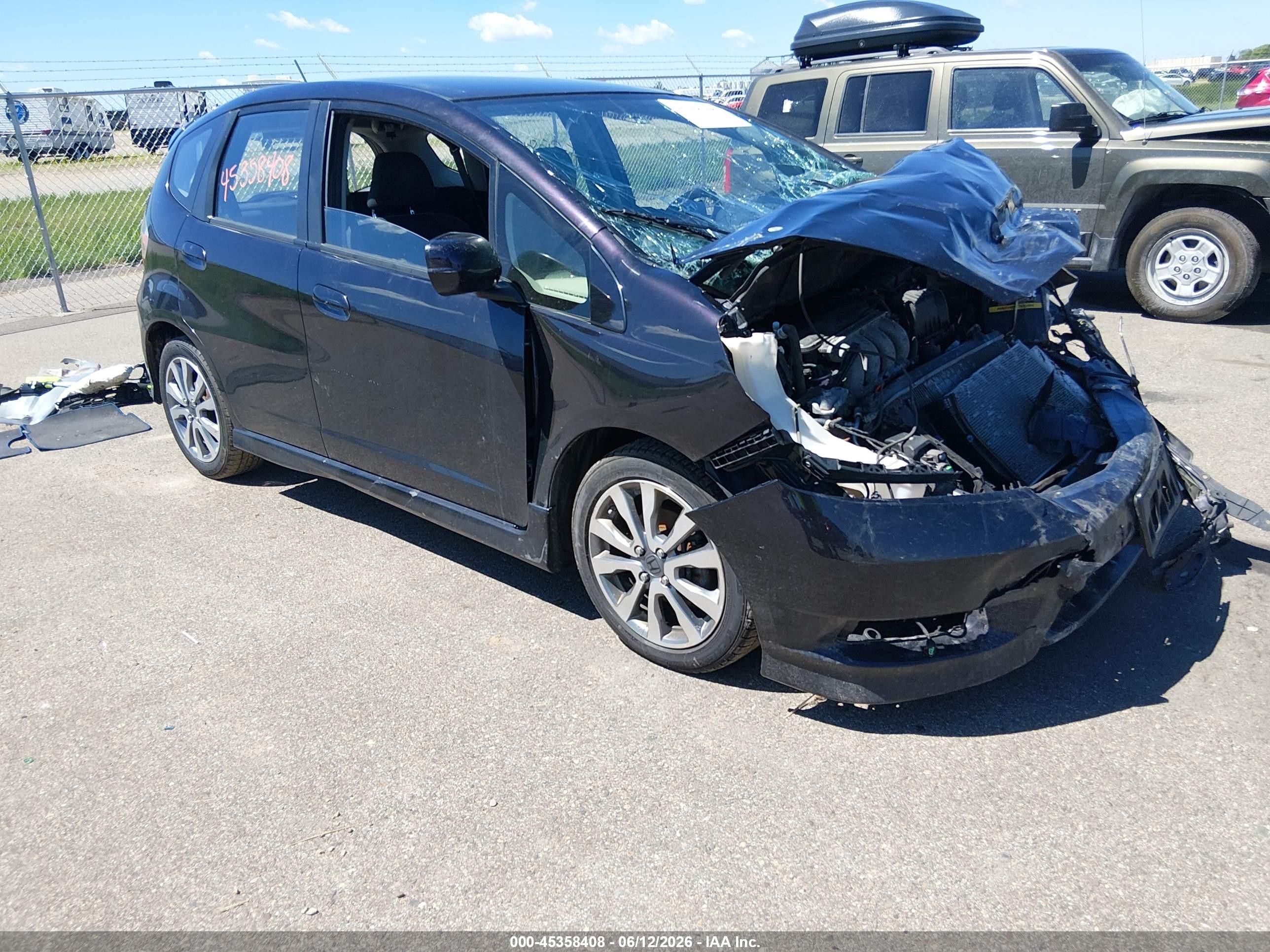 2013 Honda Fit Sport, VIN JHMGE8H57DC072069 — Front end