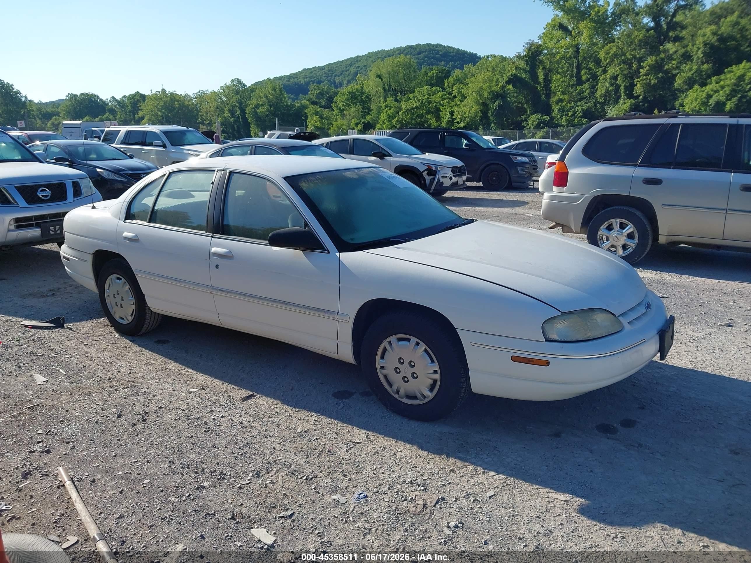 1998 Chevrolet Lumina, VIN 2G1WL52MXW9123035 — Normal wear