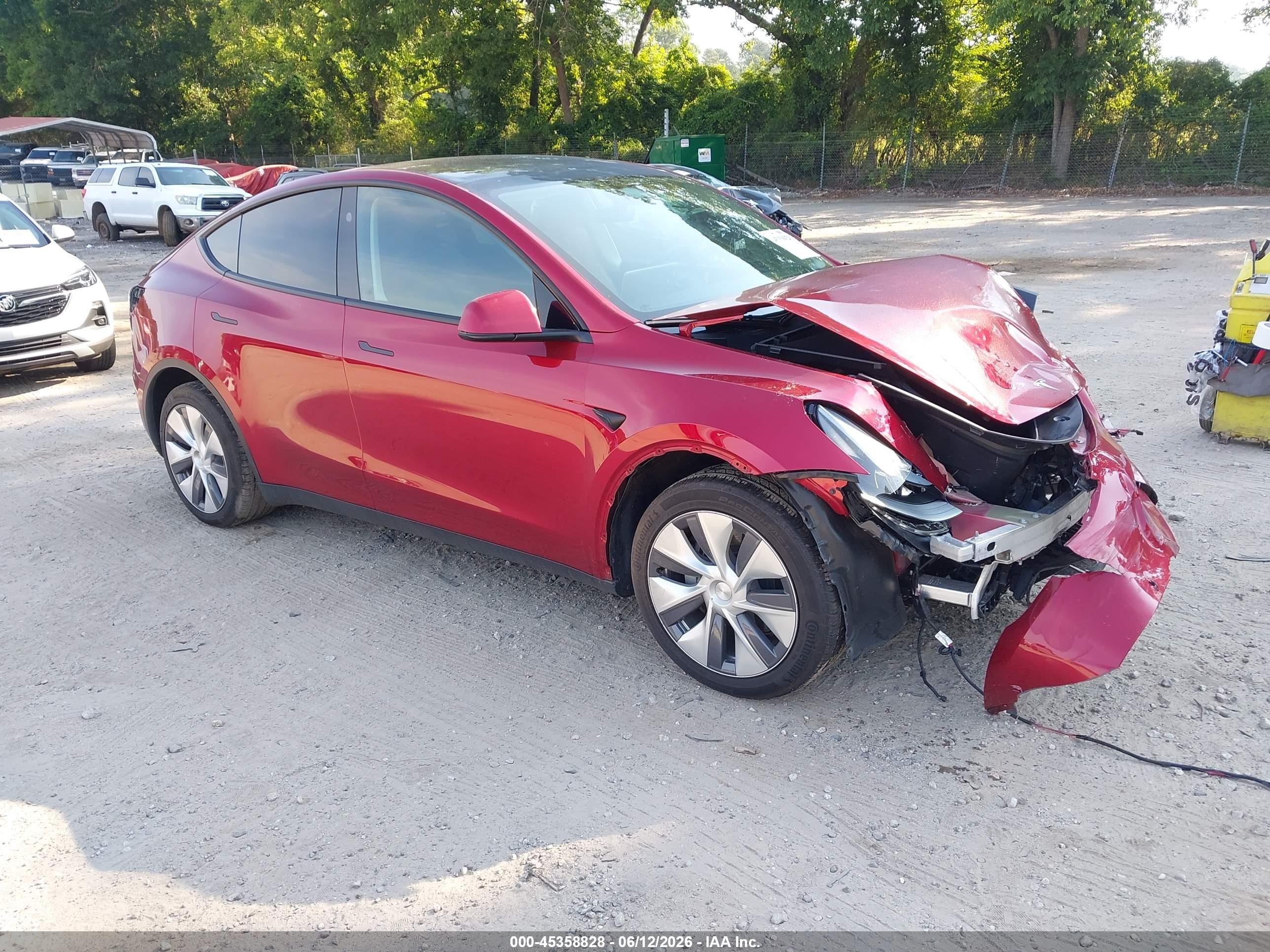 2024 Tesla Model Y Long Range, VIN 7SAYGDEE7RF047067 — All over