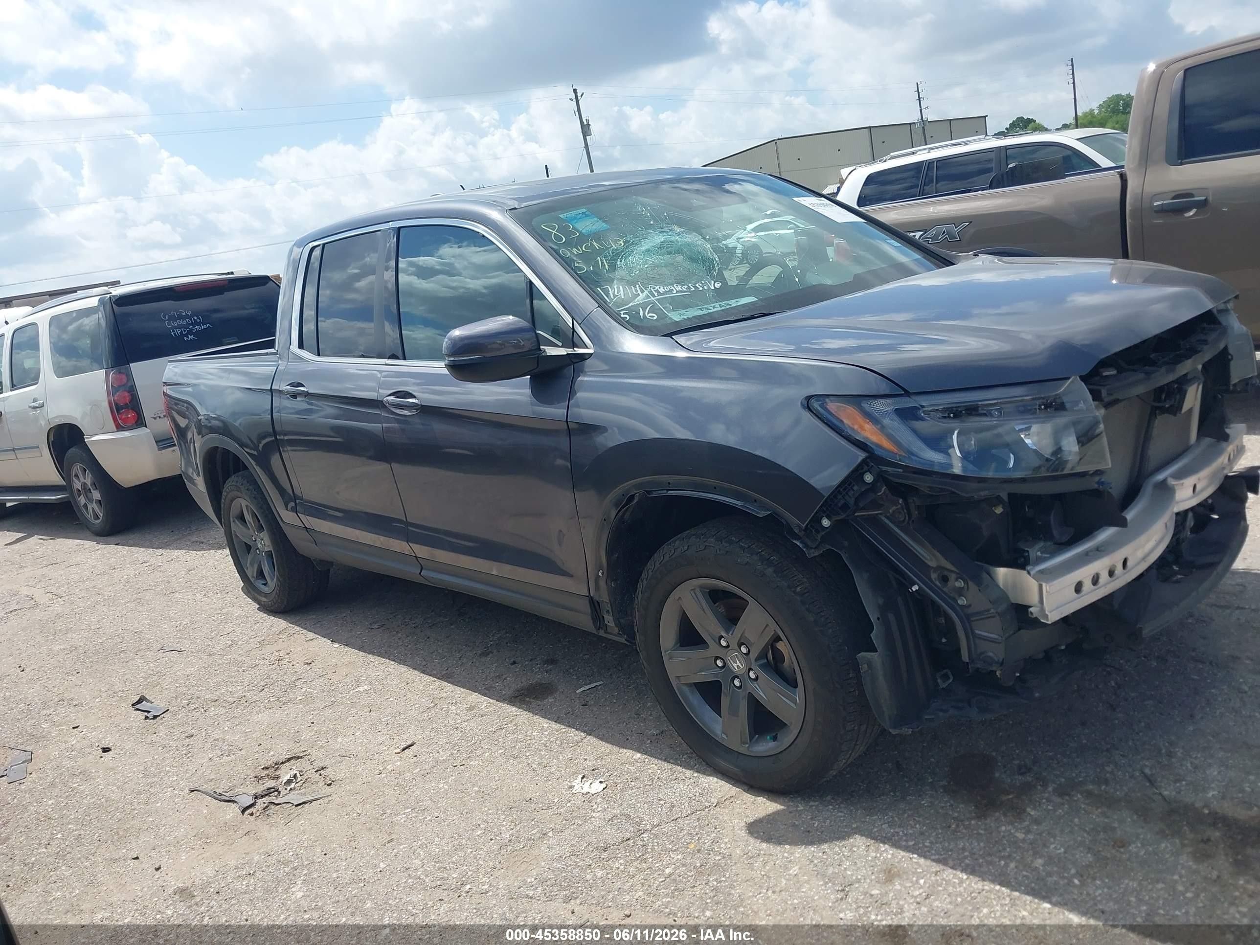 2023 Honda Ridgeline RTL, VIN 5FPYK3F5XPB016047 — Front end